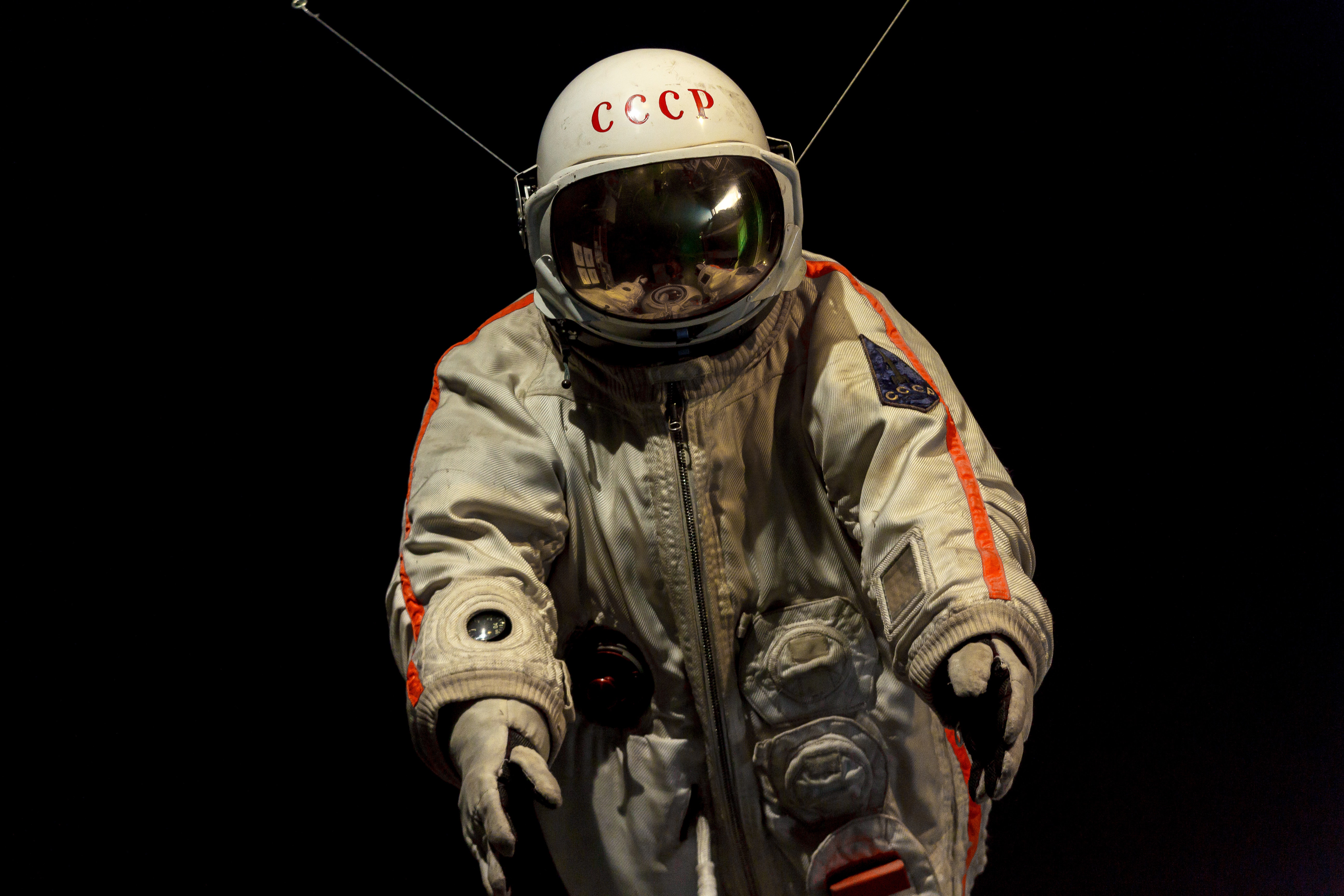 Astronaut USSR Yuri Gagarin Spacesuit Black Background Simple Background Minimalism Helmet Reflectio 5184x3456