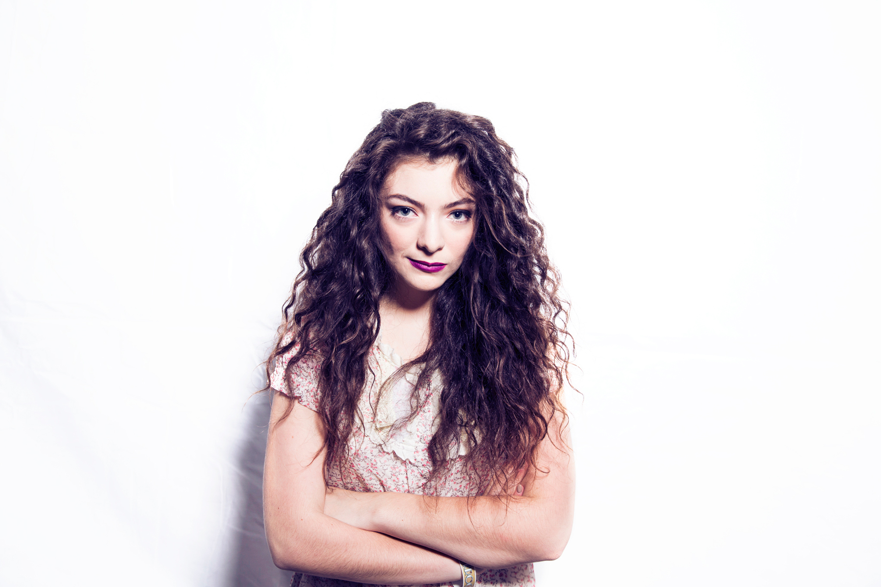 Lorde Women Singer Brunette Curly Hair Long Hair 1800x1200