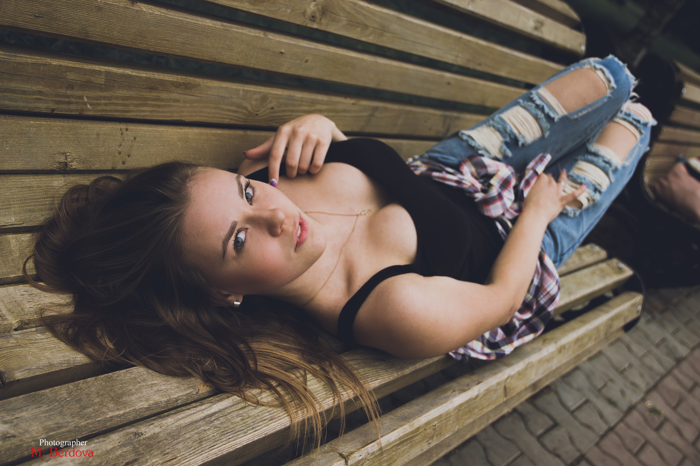 Women Model Red Lipstick Black Top Jeans Lying Down Looking At Viewer Women Outdoors 2400x1600
