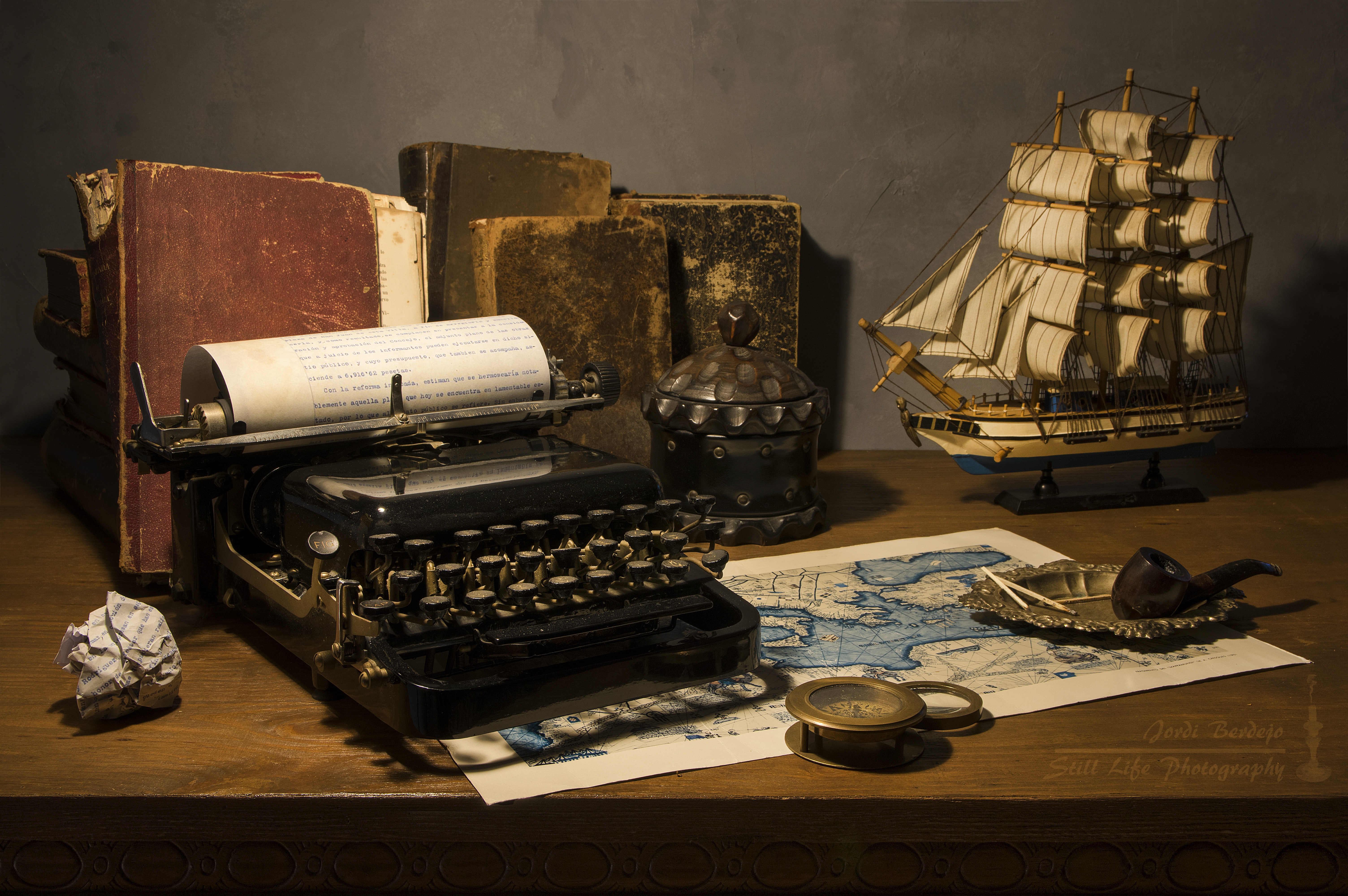 Ship Book Typewriter 6016x4000