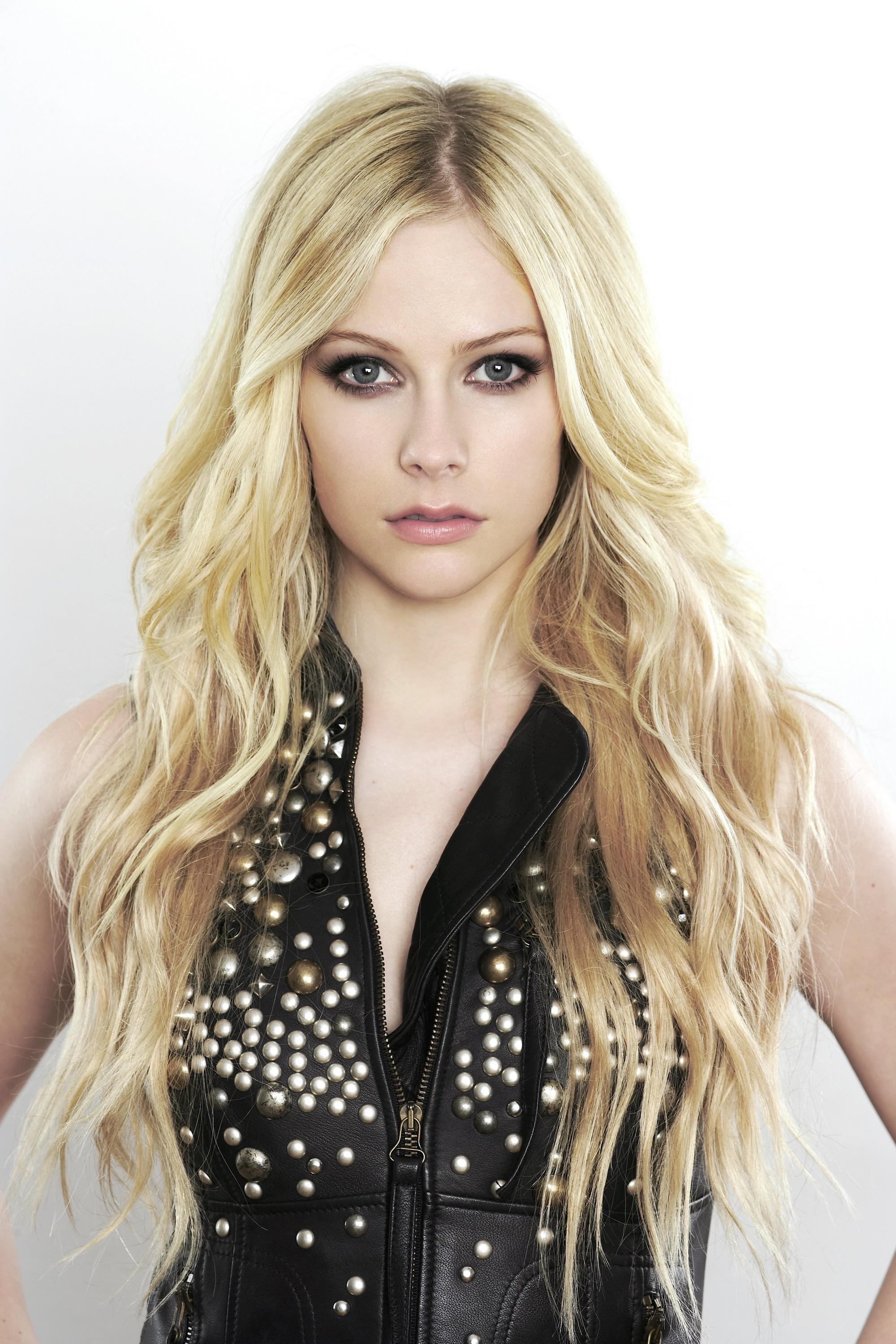 Avril Lavigne Blonde Music Women 2000x3000