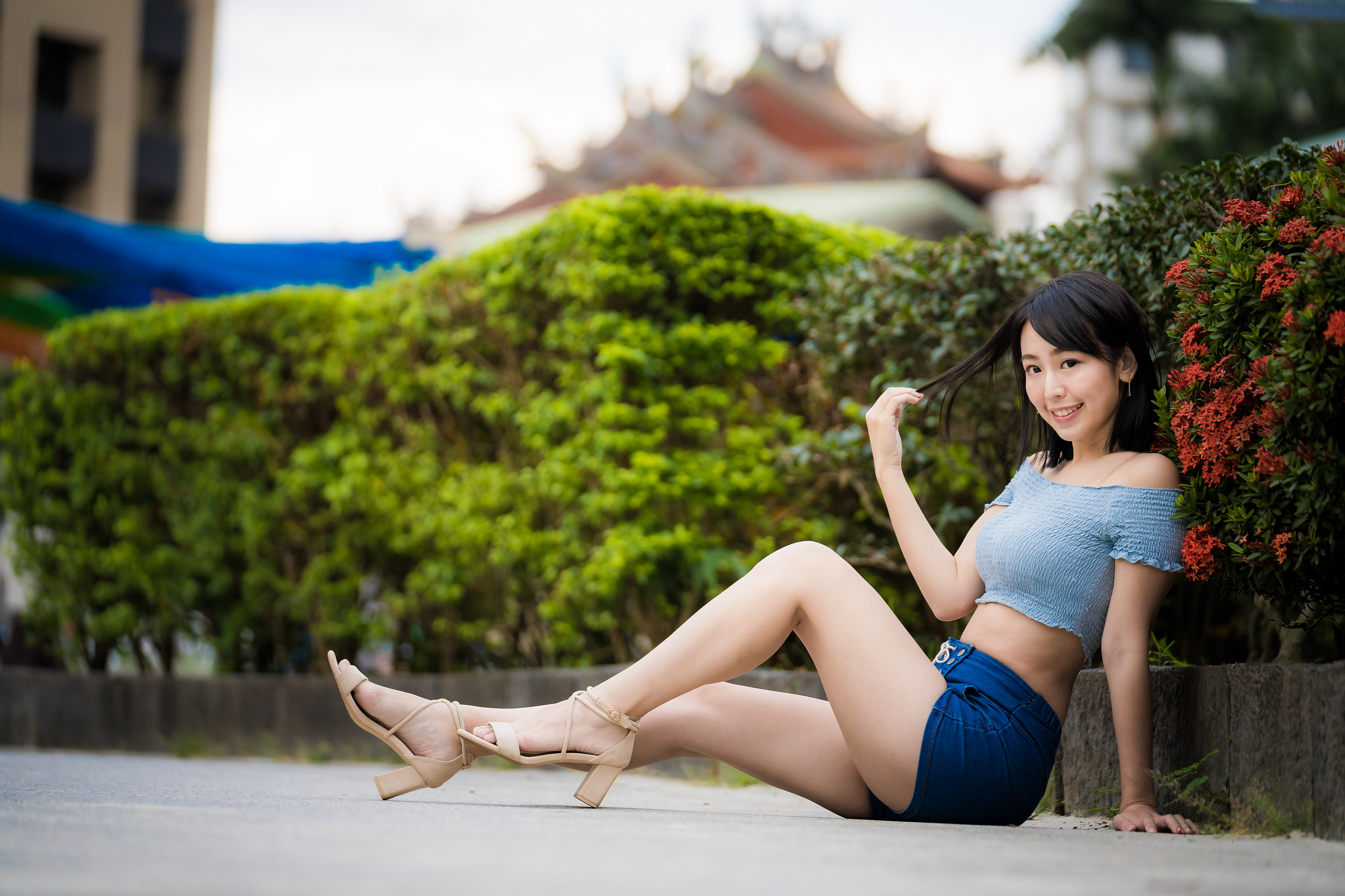 Women Face Asian Legs Bare Shoulders On The Ground 4562x3041