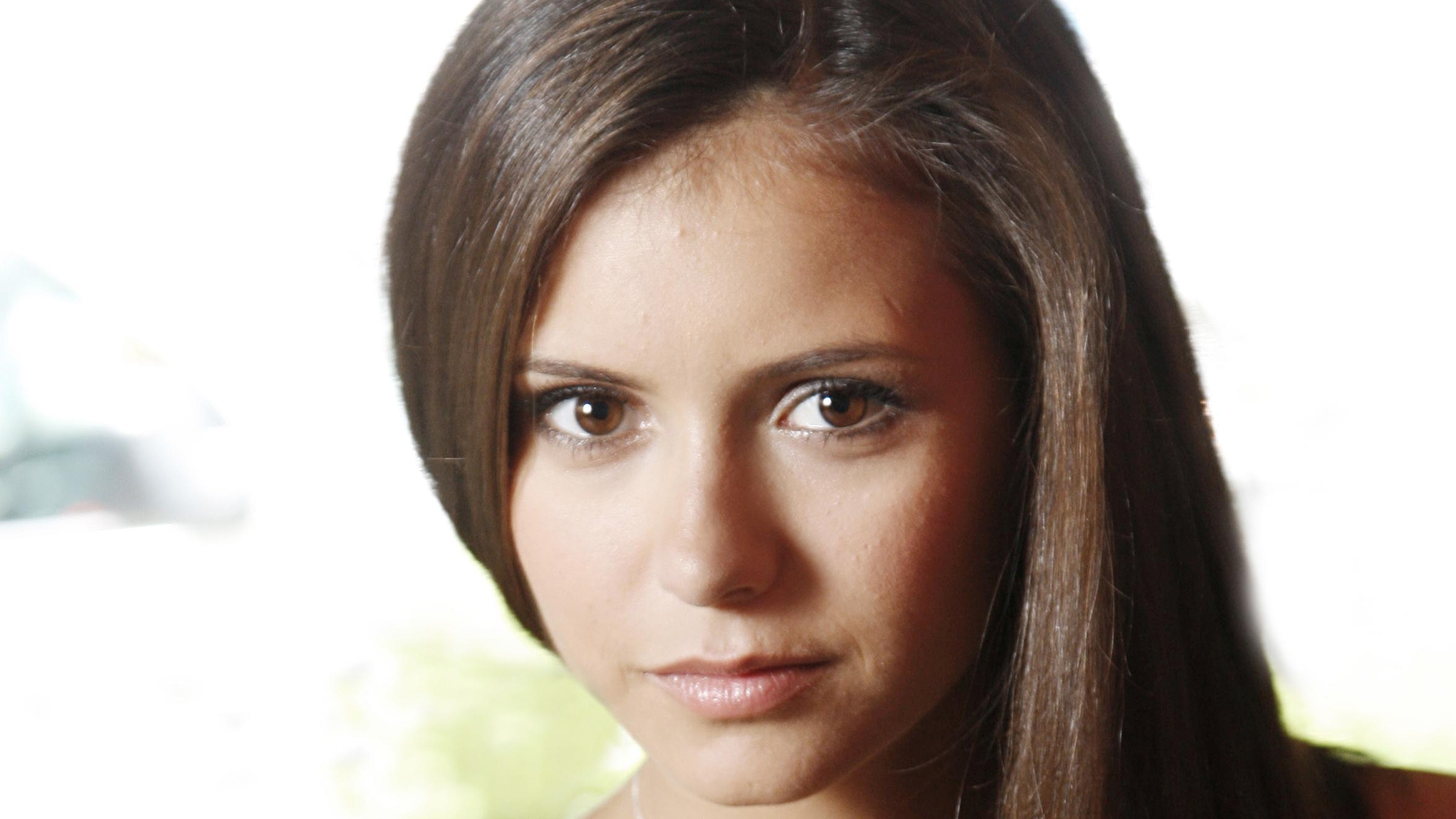 Celebrity Nina Dobrev 2350x1322