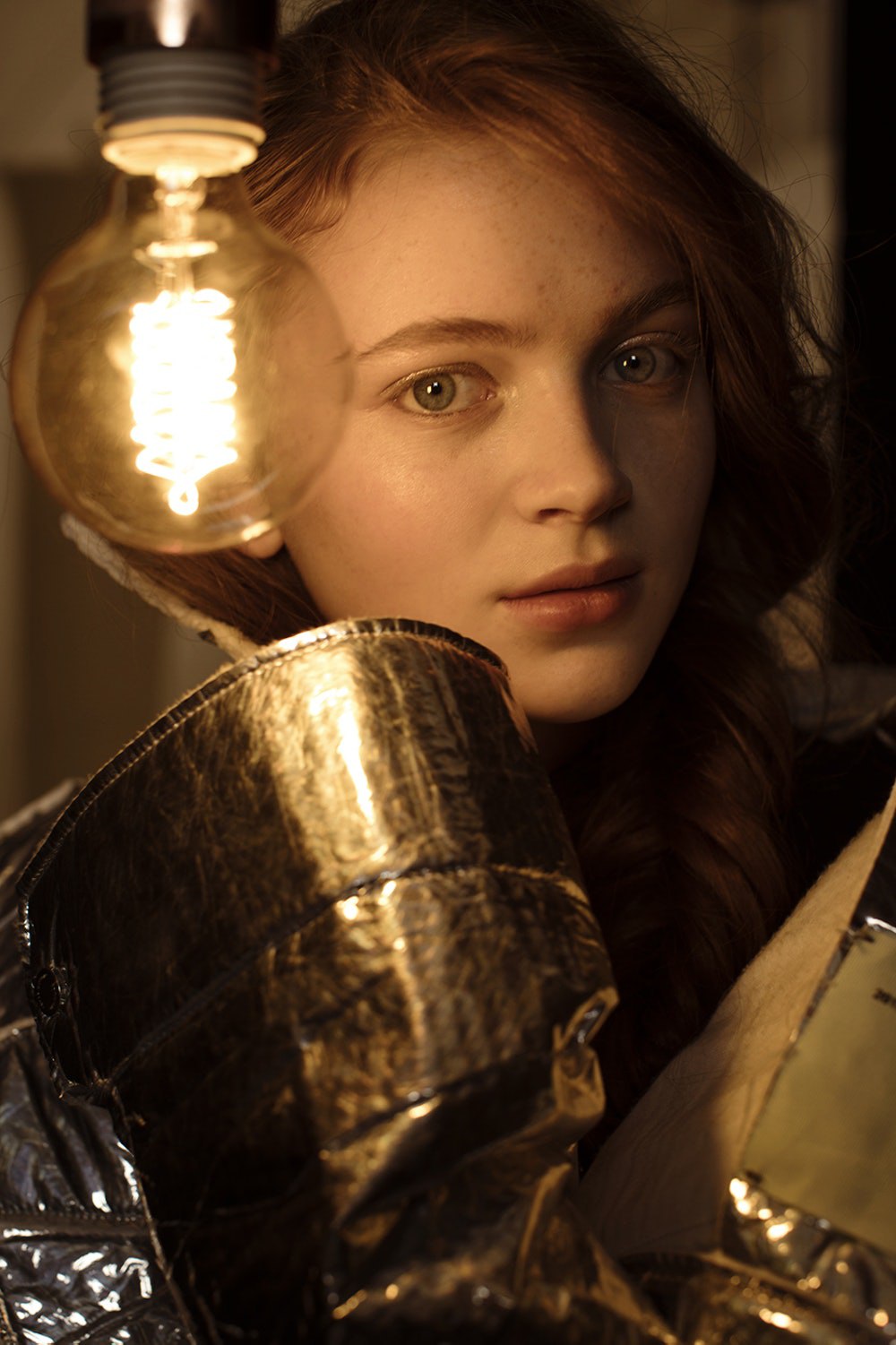 Sadie Sink Women Actress Looking At Viewer Redhead Freckles Reflection Light Bulb Braids 1000x1501