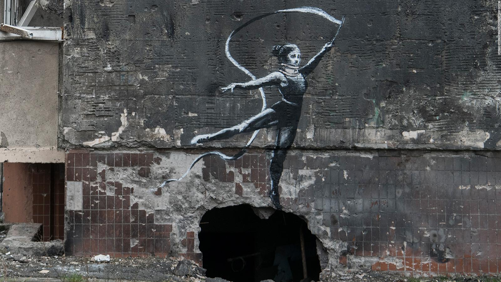 Mural Graffiti Artwork Ukraine Banksy Wall Ruins War Monochrome Ballerina Holes 1600x900