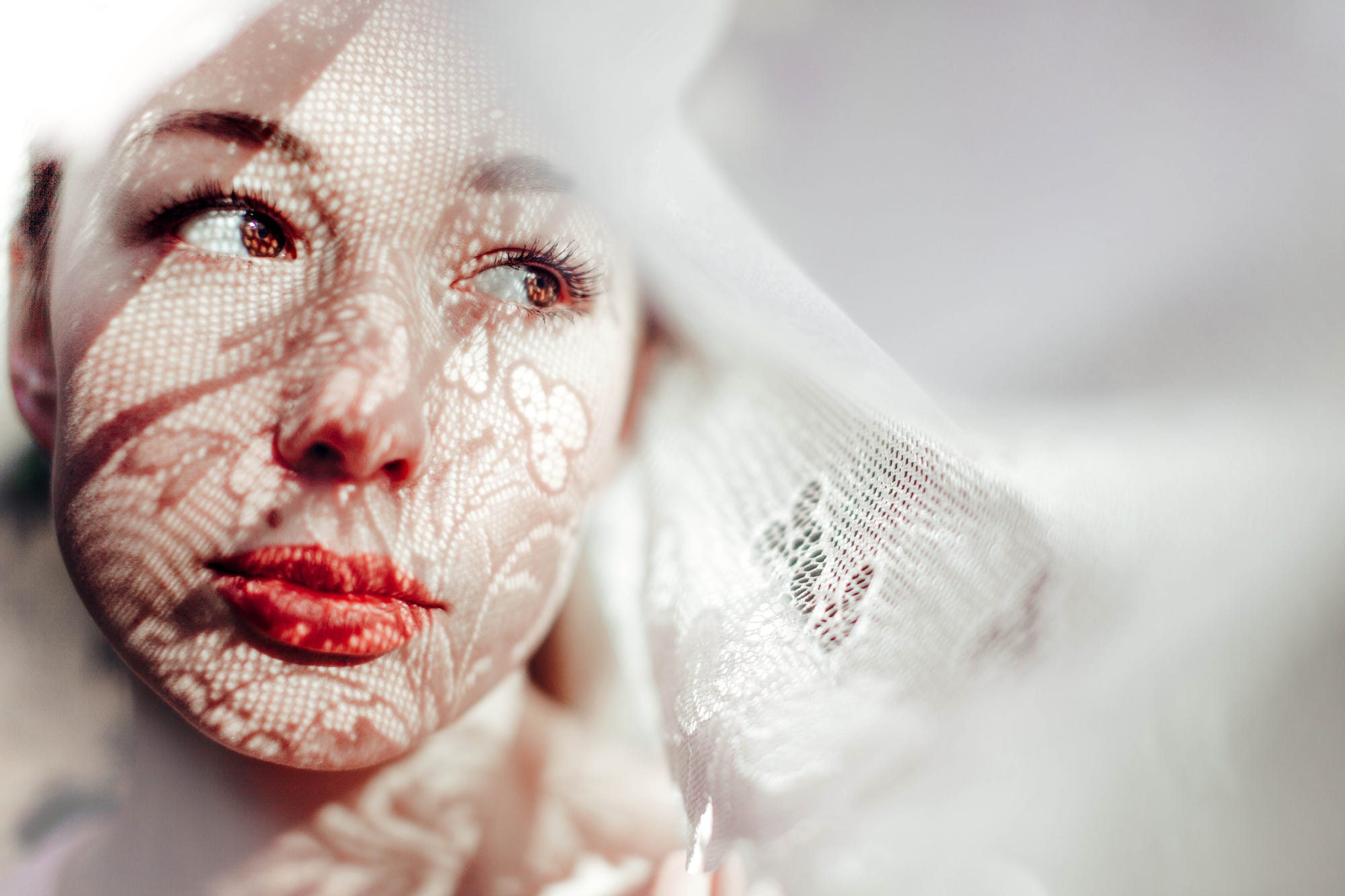 Women Russian Model Face Eyes Cloth 2000x1334