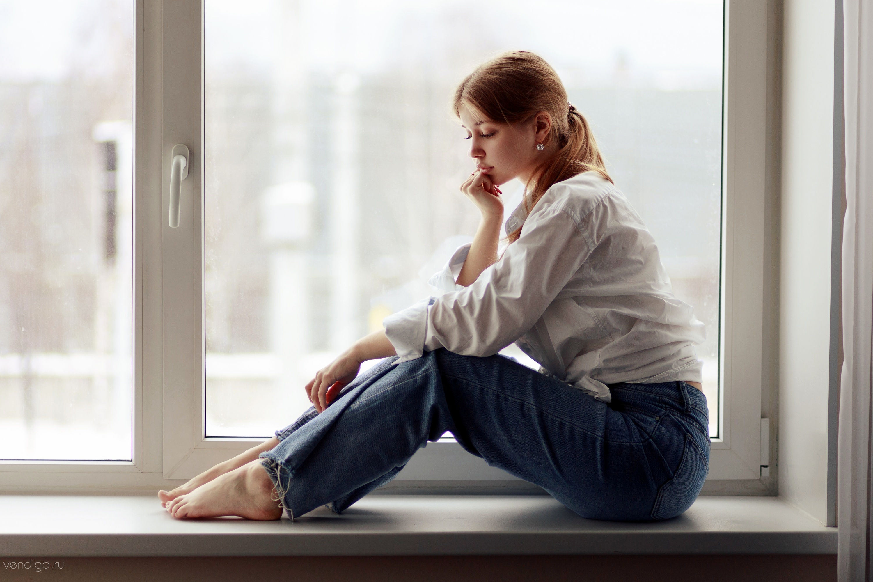 Model Red Lipstick White Shirt Jeans Barefoot Sitting By The Window Hand On Face Women 3000x2000