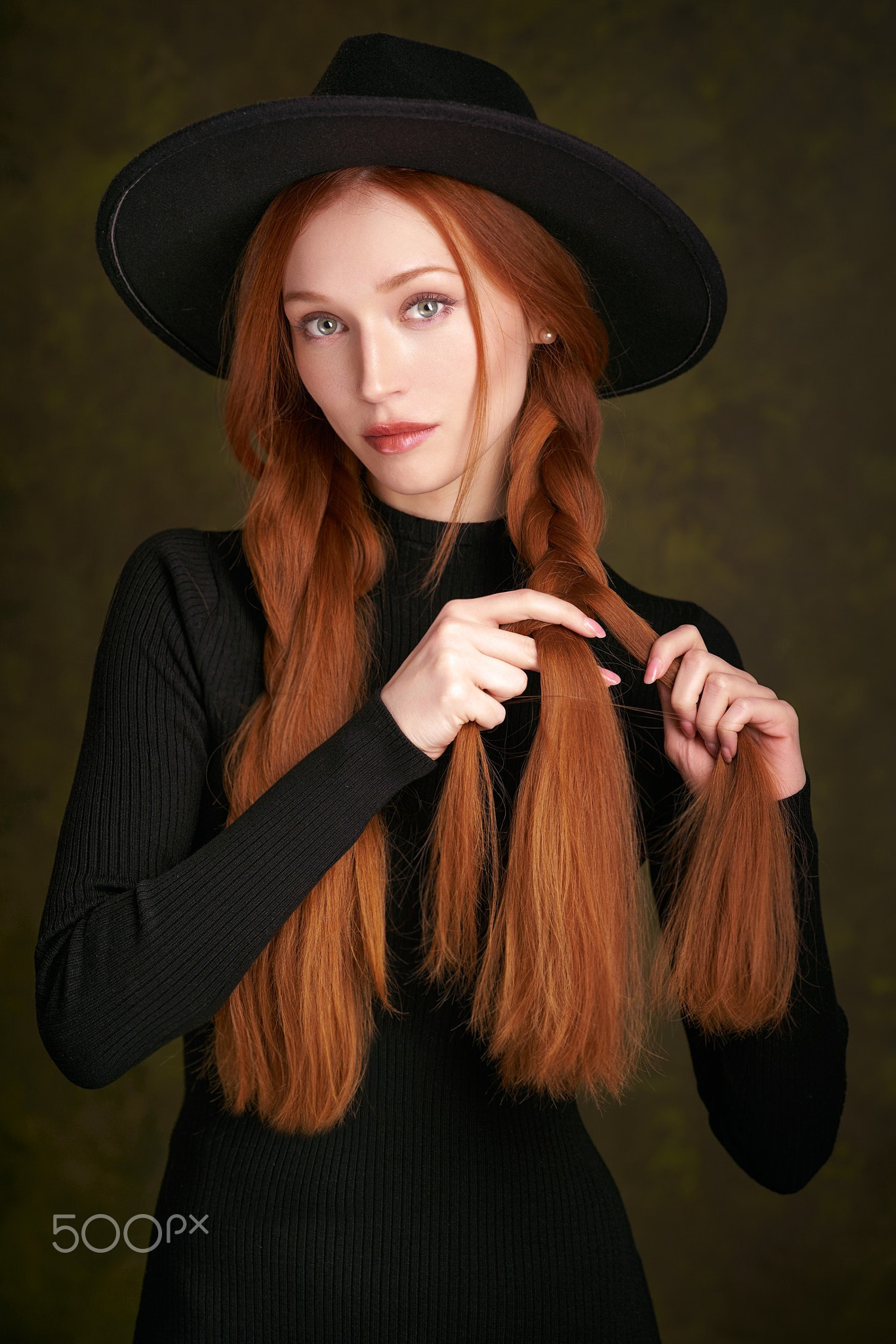 Alexander Vinogradov Women Hat Redhead Braids Black Clothing 500px Watermarked Frontal View Simple B 1366x2048