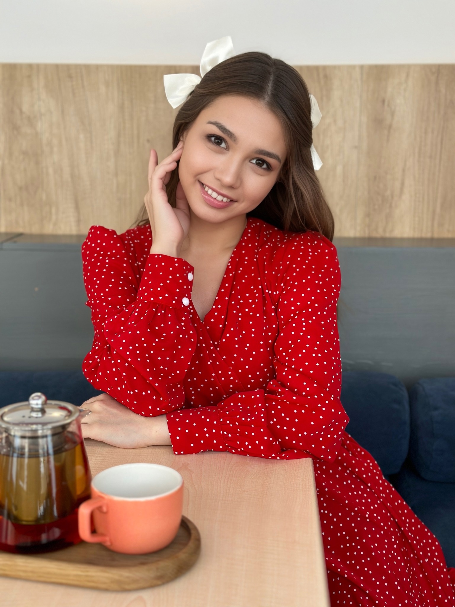 Women Brunette Looking At Viewer Red Clothing Head Tilt 1536x2048