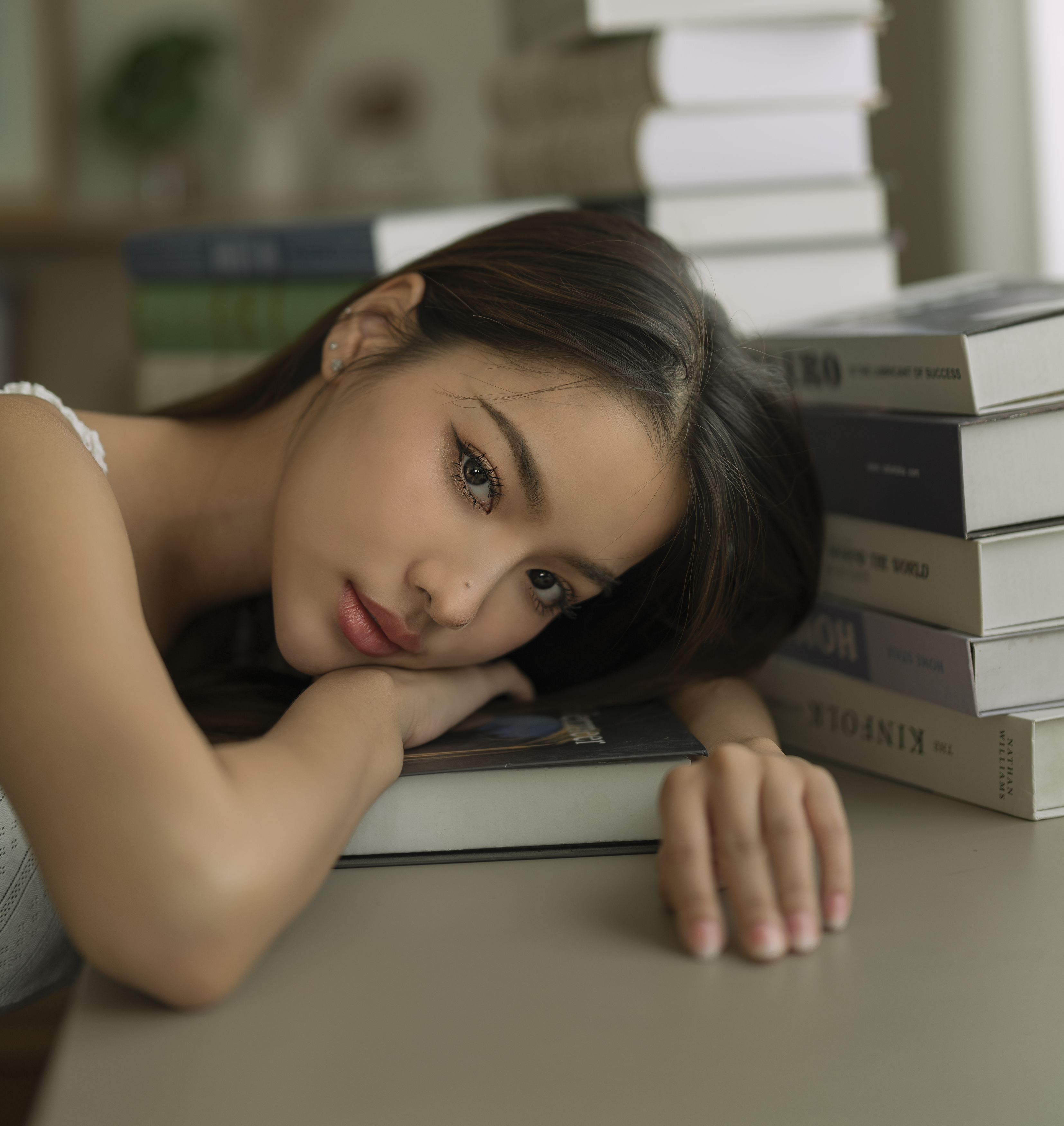 Chou Hsuan Yung Women Asian Portrait Books Resting Head 3309x3500