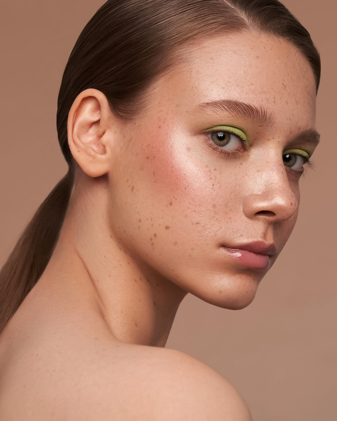 Sofia Saveleva Women Makeup Eyeshadow Portrait Freckles 1152x1440