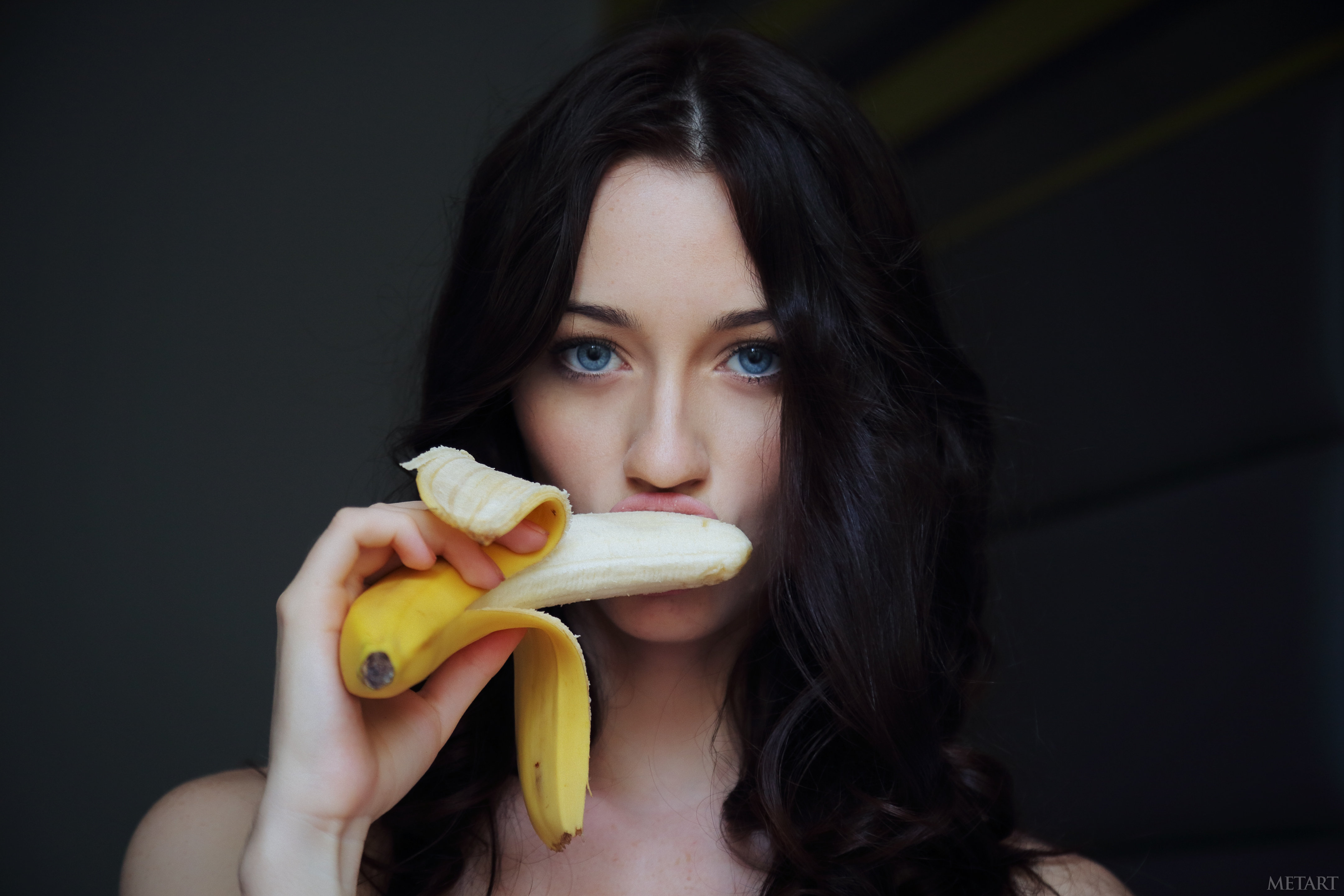 Bananas Women Looking At Viewer Kissing Blue Eyes Brunette 4324x2883