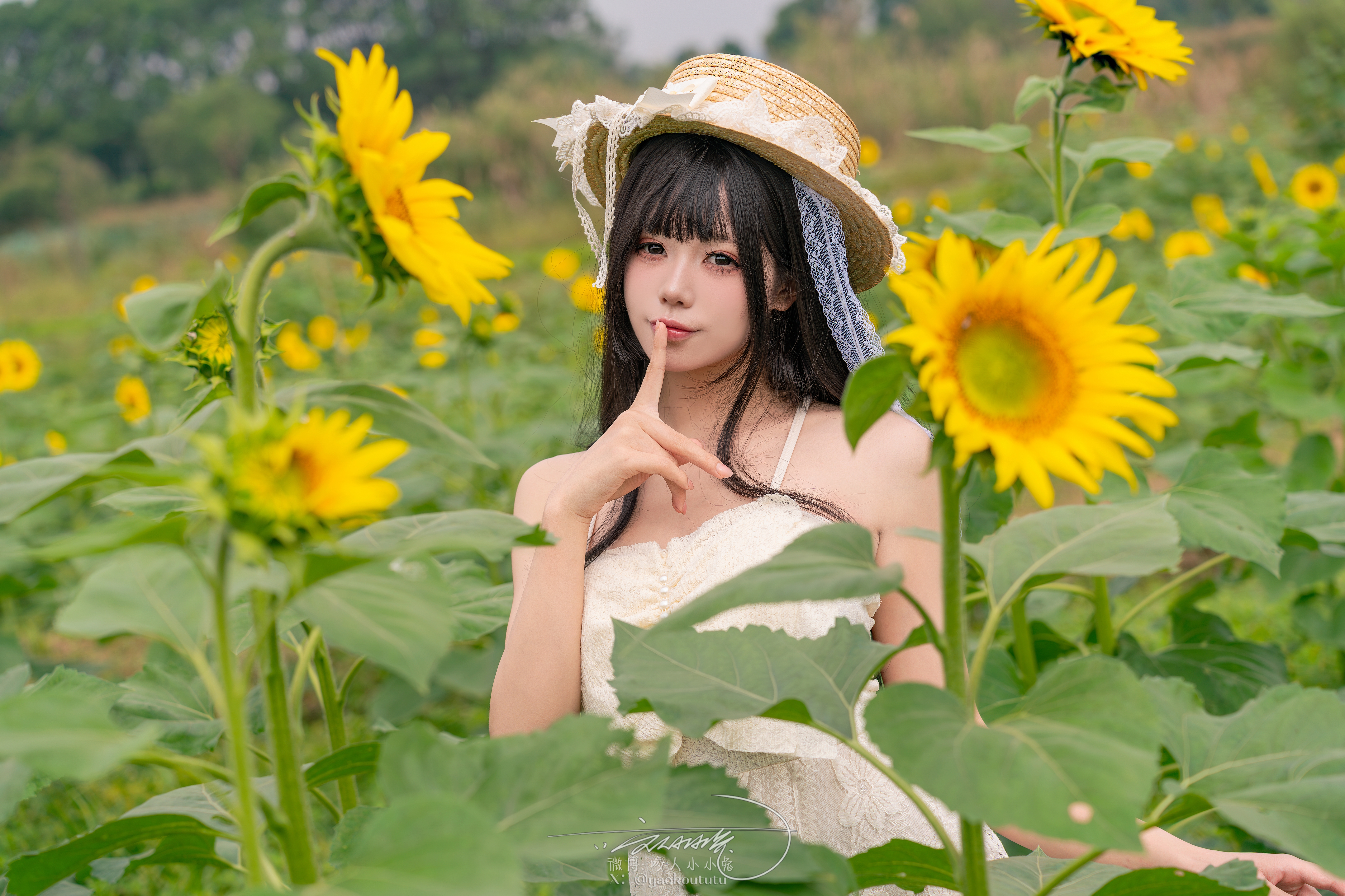 Women Model Asian Women Outdoors Sunflowers Sunflower Field Portrait Brunette Smiling Hat 7008x4672