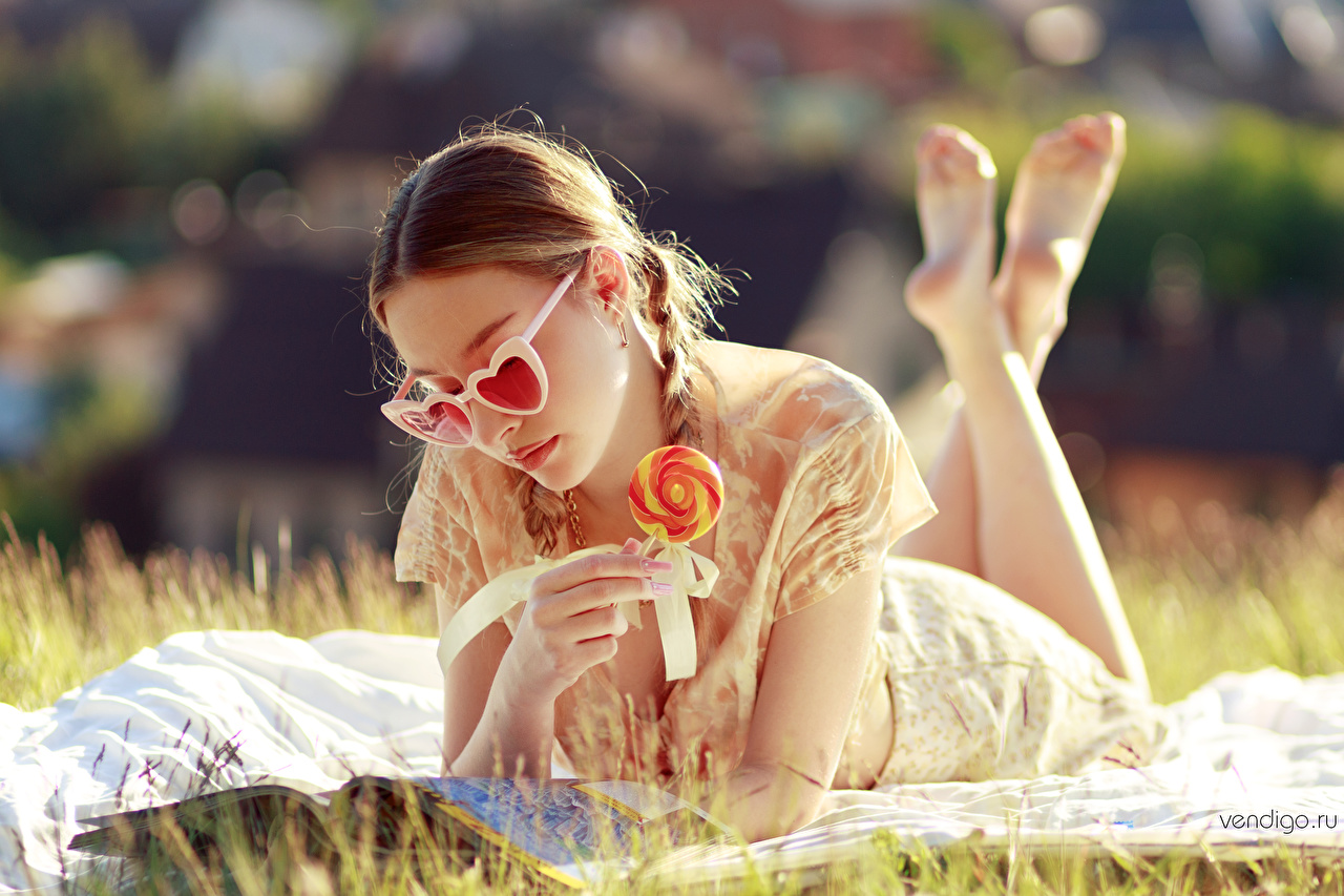 Women Reading Glasses Lollipop Model Brunette Braids Sunglasses Women With Shades Lying On Front Bla 1280x853