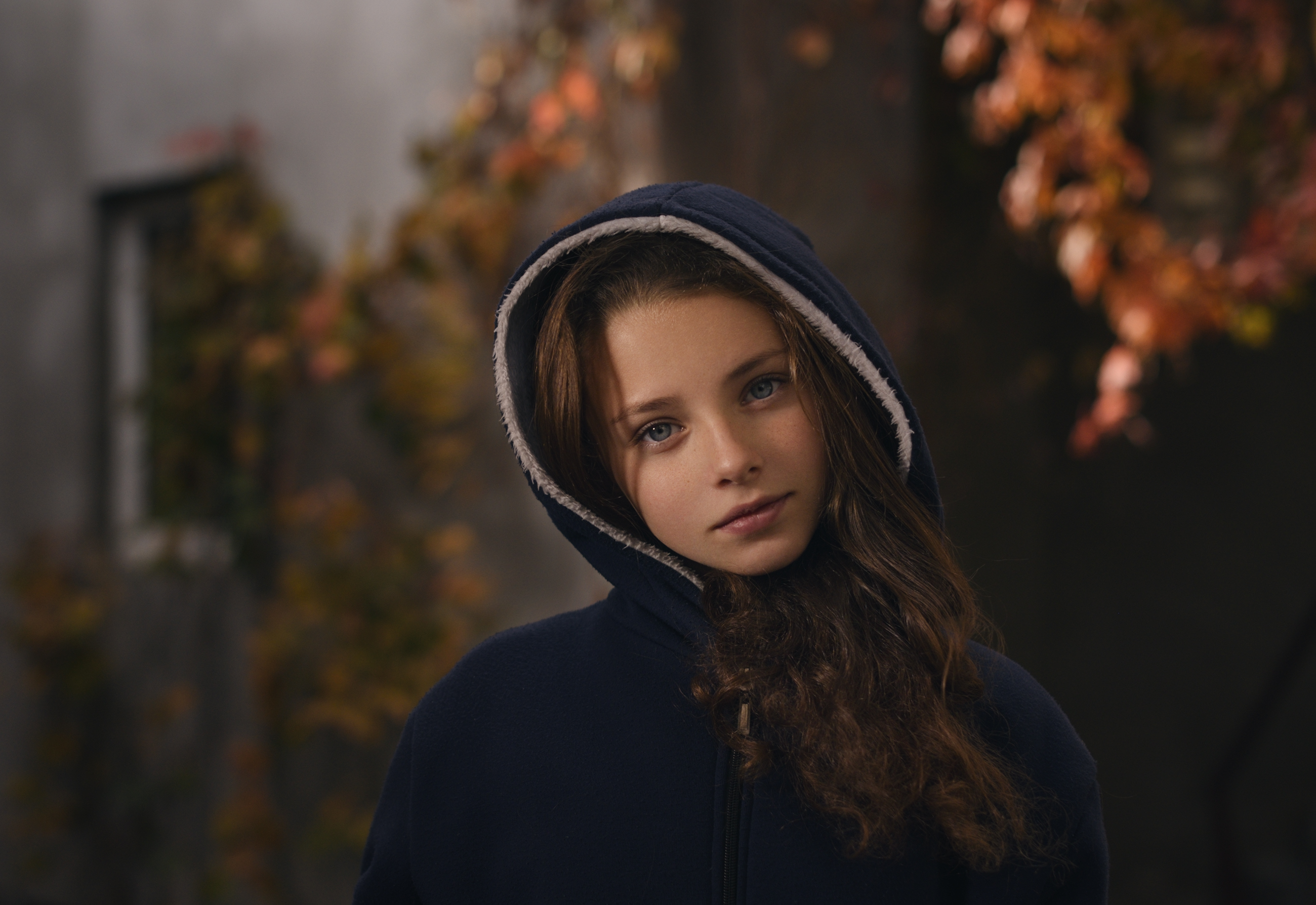 Igor Viushkin Women Portrait Head Tilt Hoods Blue Eyes 2600x1788