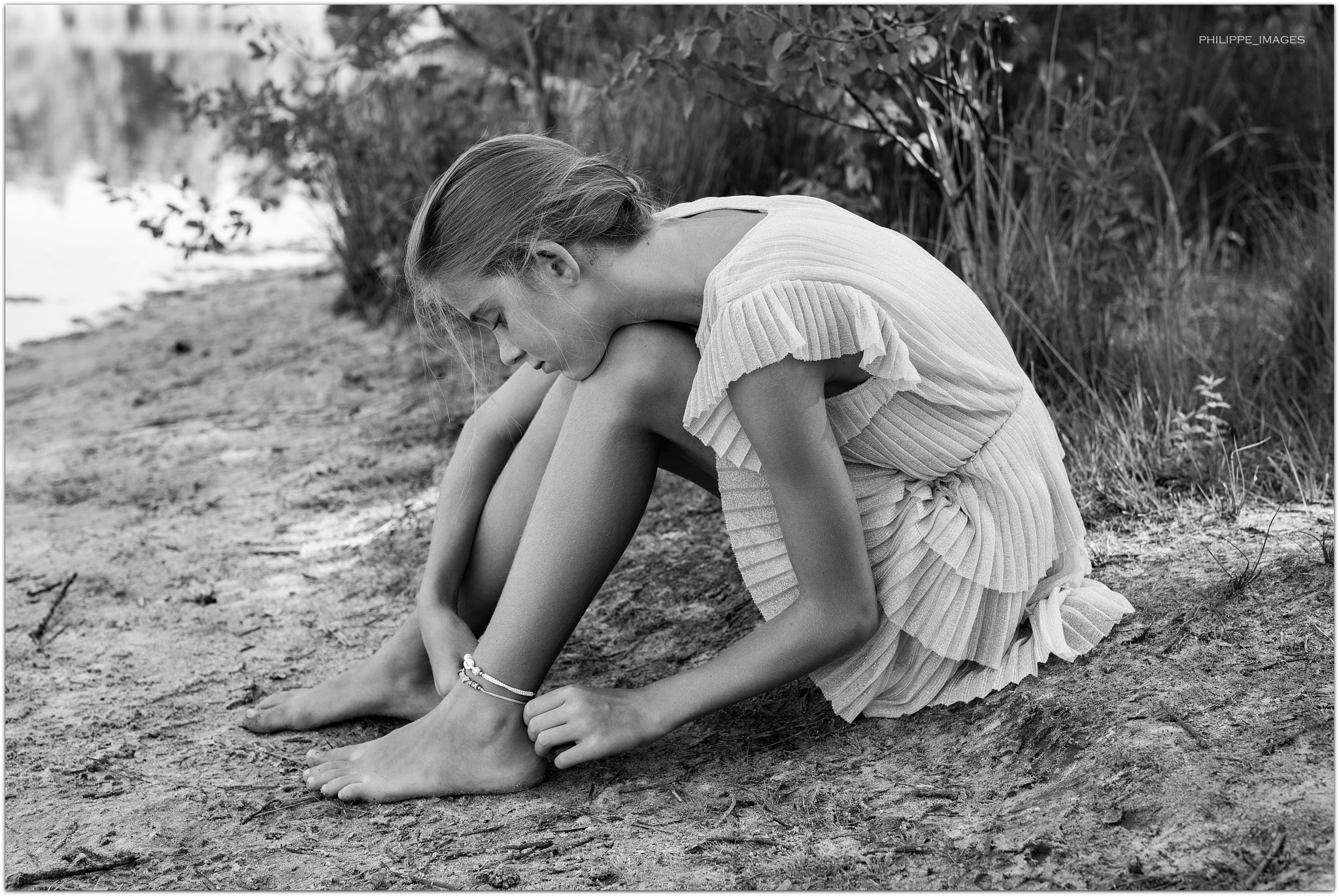 Philippe Claes Women Barefoot Dress Anklet Monochrome 2048x1372