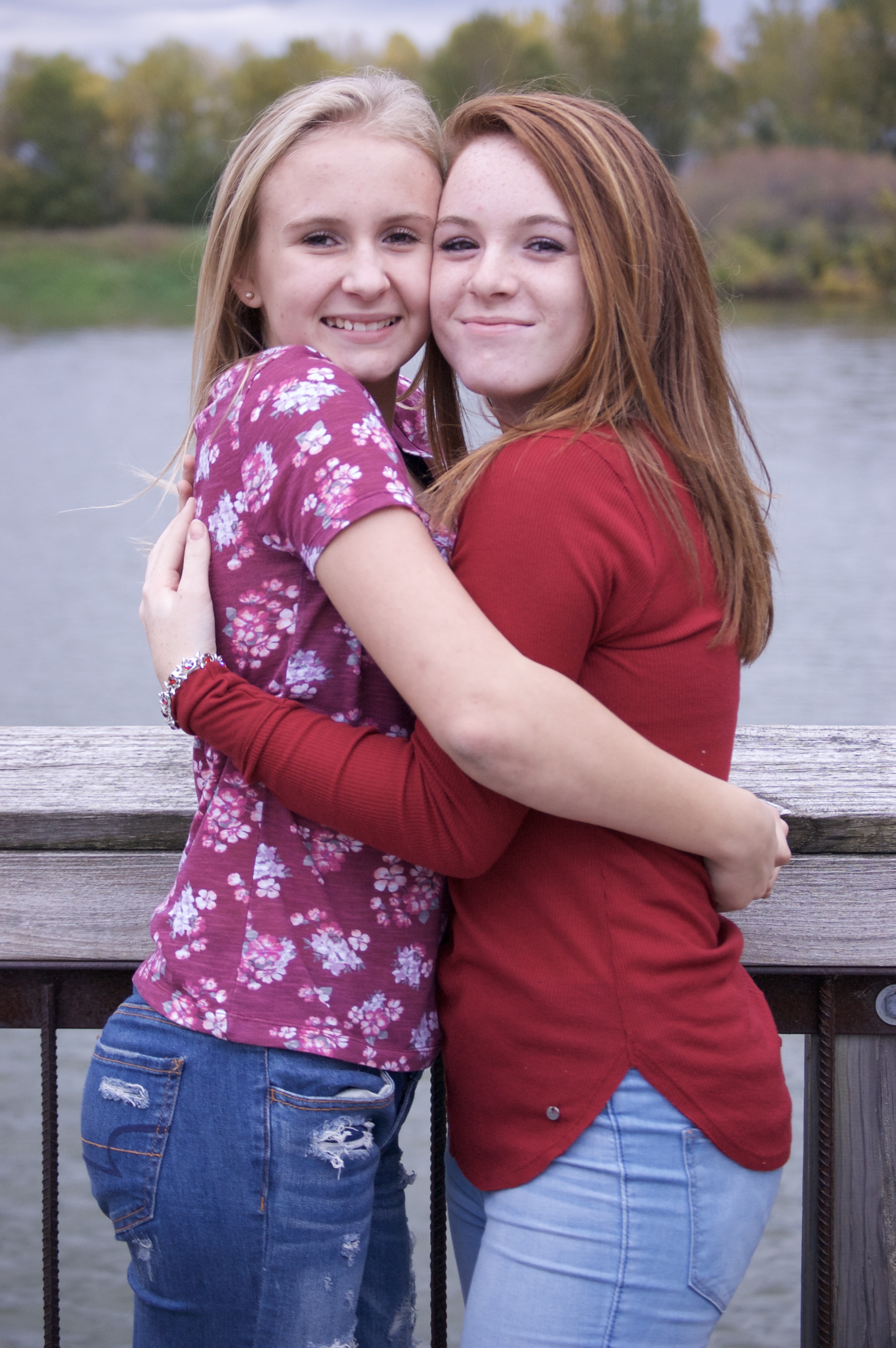 Red Clothing Women Hugging Closed Mouth Looking At Viewer Long Hair Blurry Background Water Women Ou 2000x3008