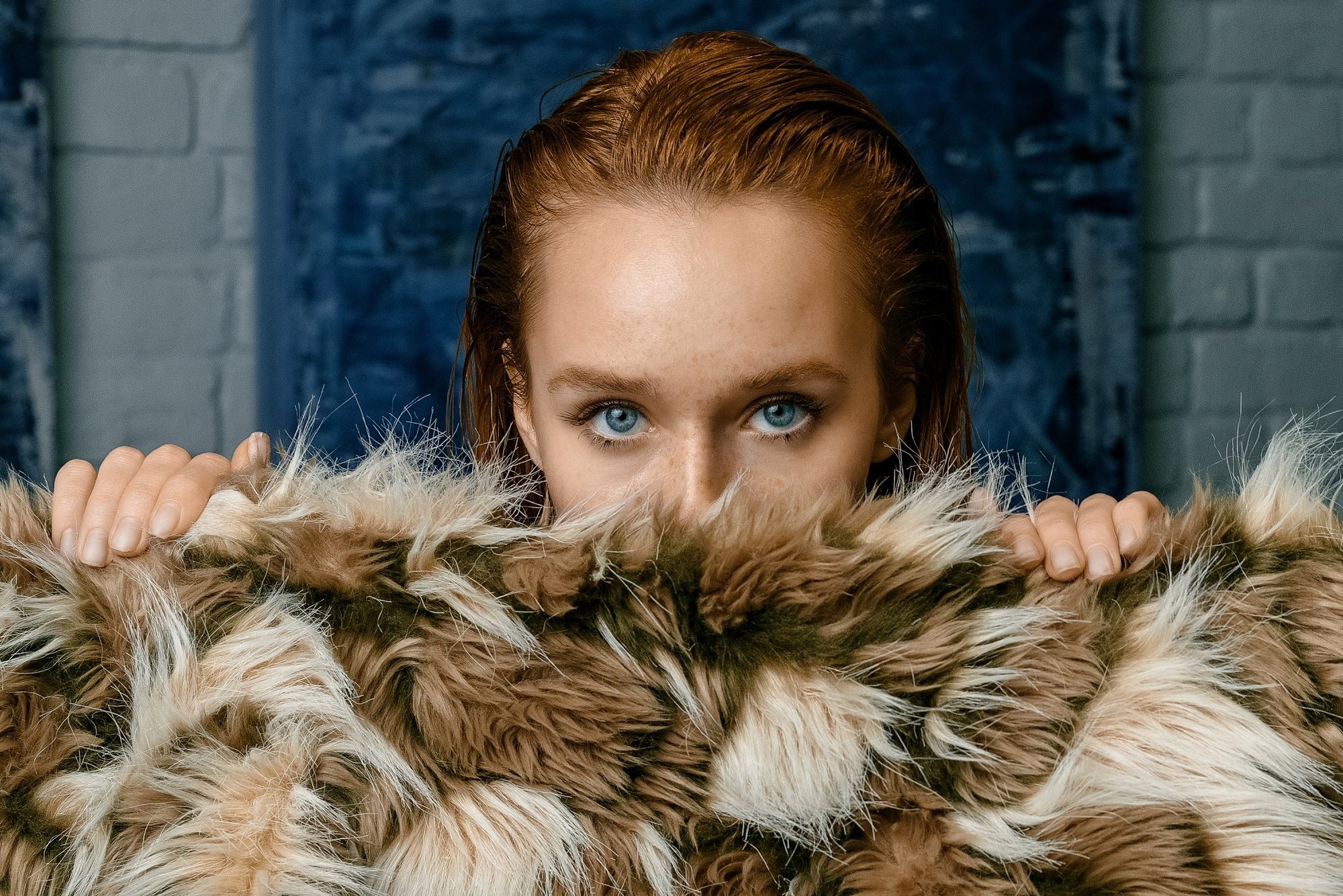 Sergey Marinov Women Blue Eyes Fur Portrait 2000x1335