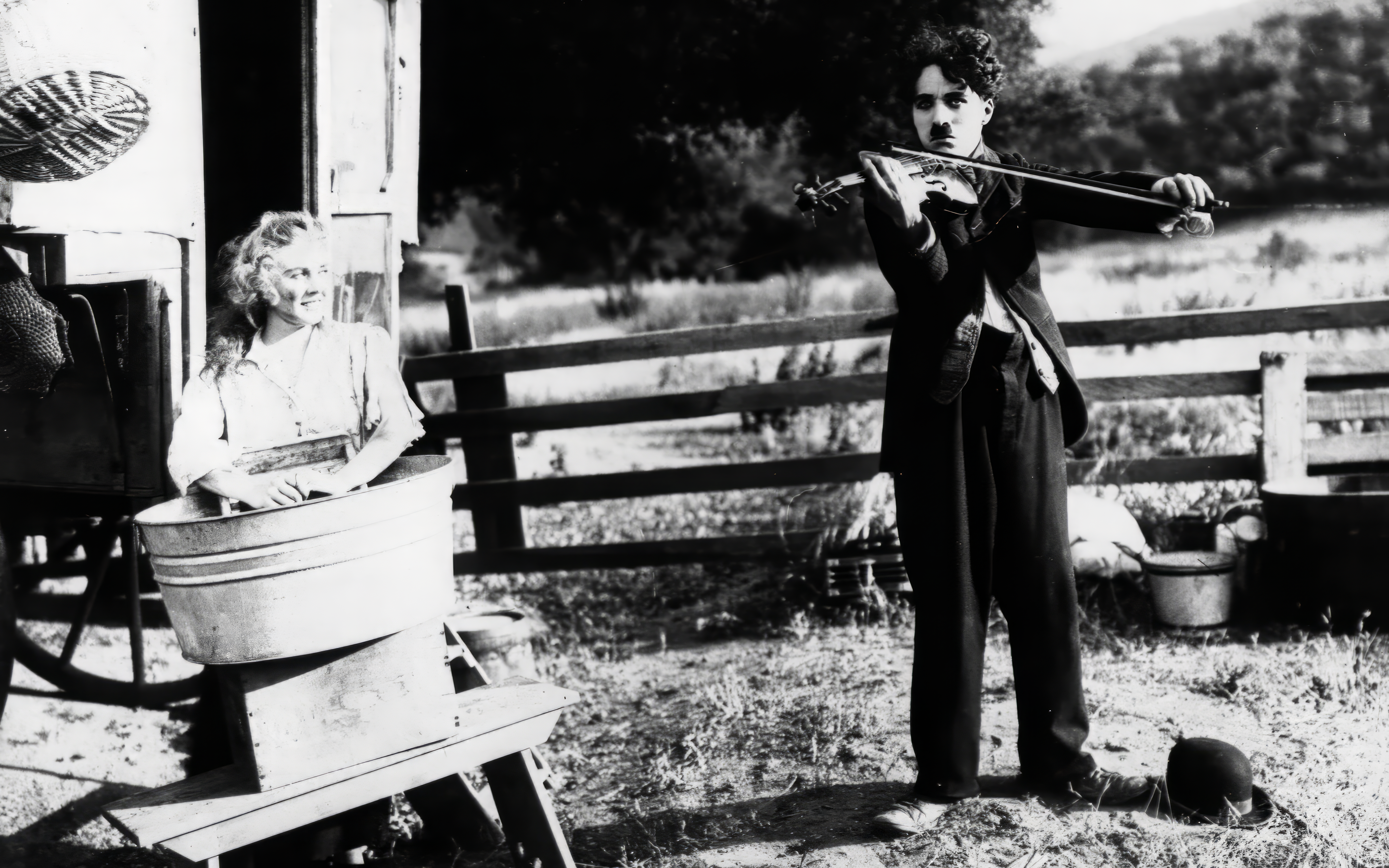 Charlie Chaplin Monochrome 4378x2736