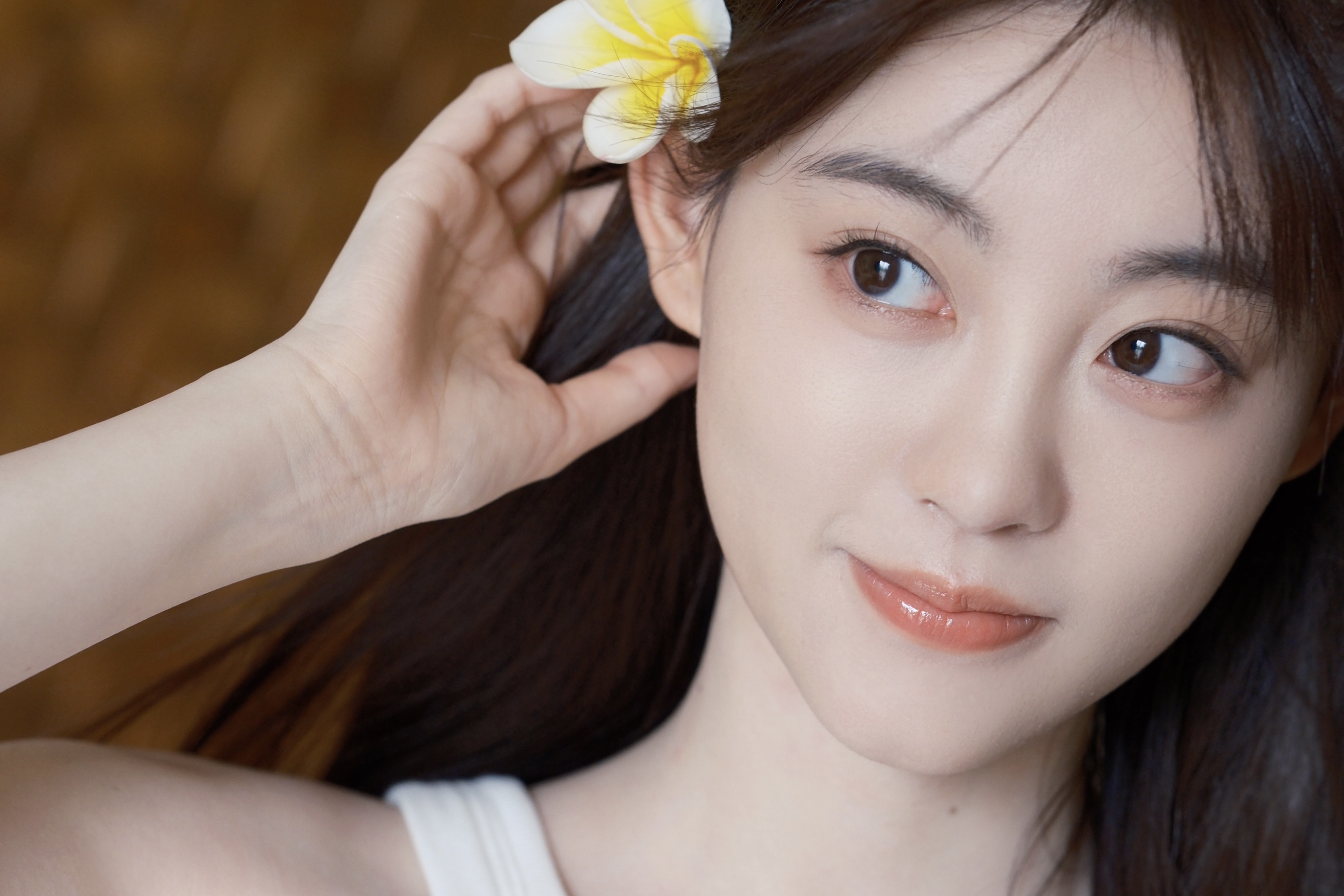 Asian Women Actress Black Hair Smiling Flower In Hair 2730x1820