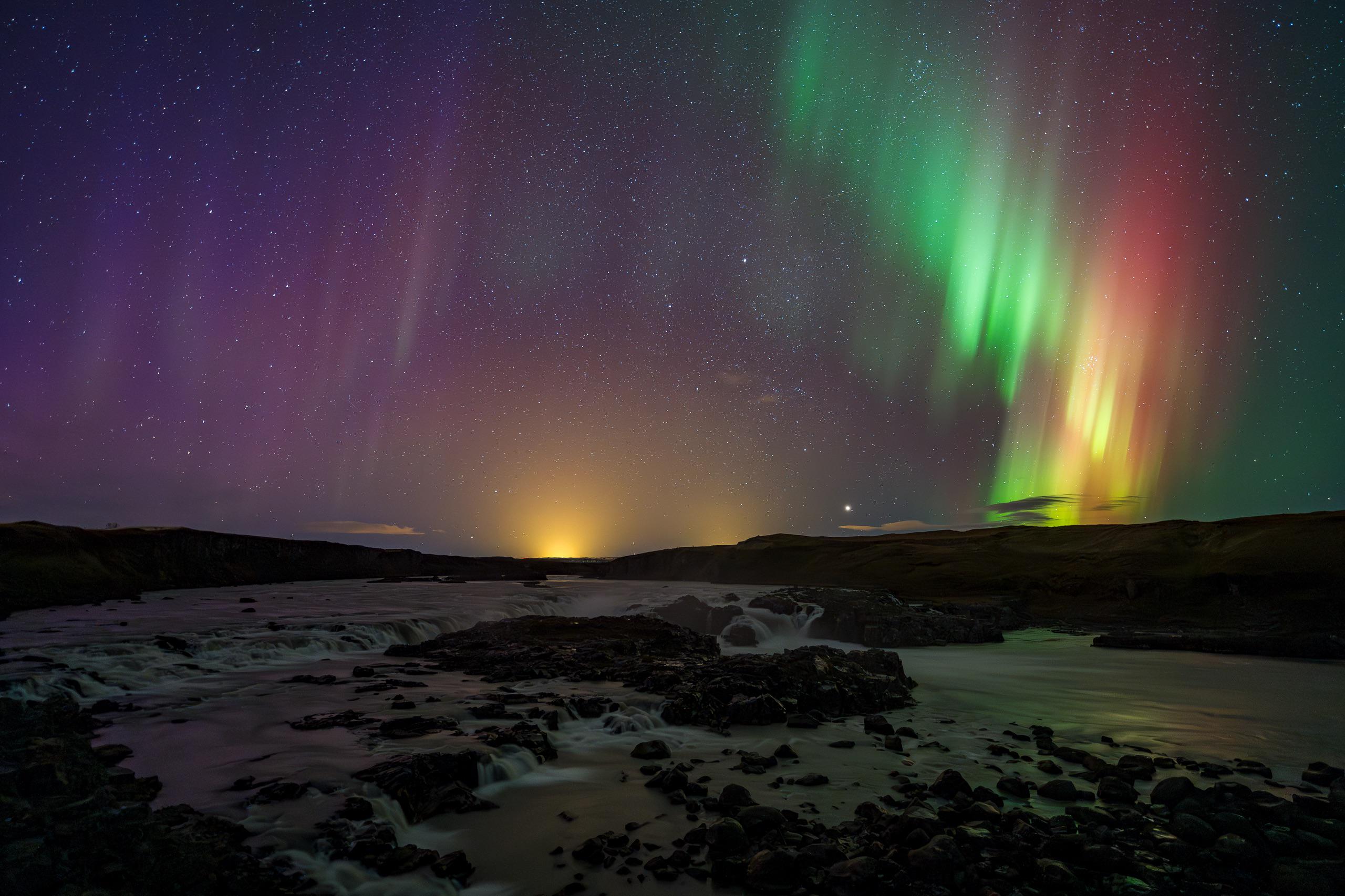 Landscape Night Nature Aurorae River Iceland Europe Stars 2560x1706