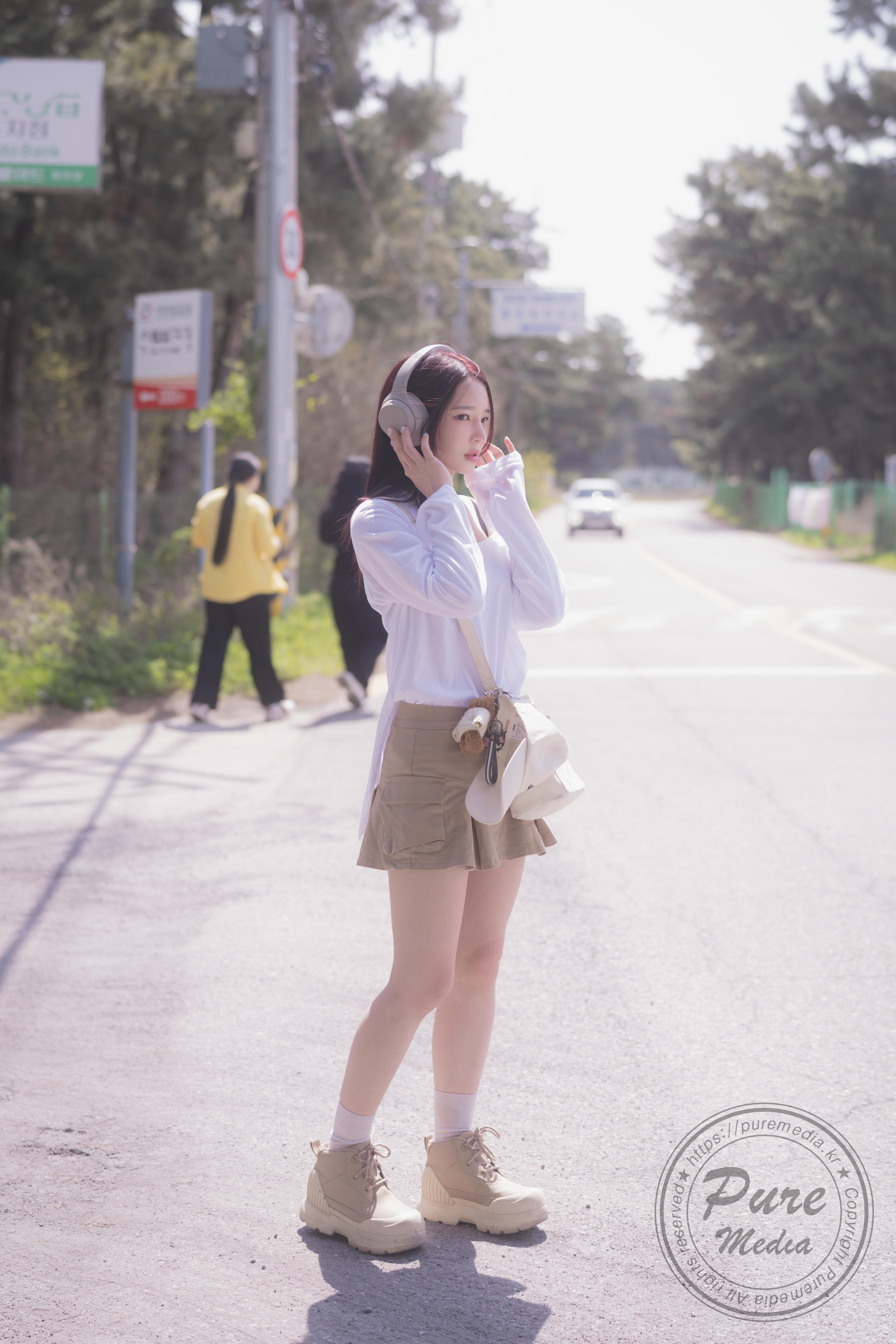 Asian Korean Women Long Hair Black Hair Bag White Blouse Baseball Cap Model 5217x7826