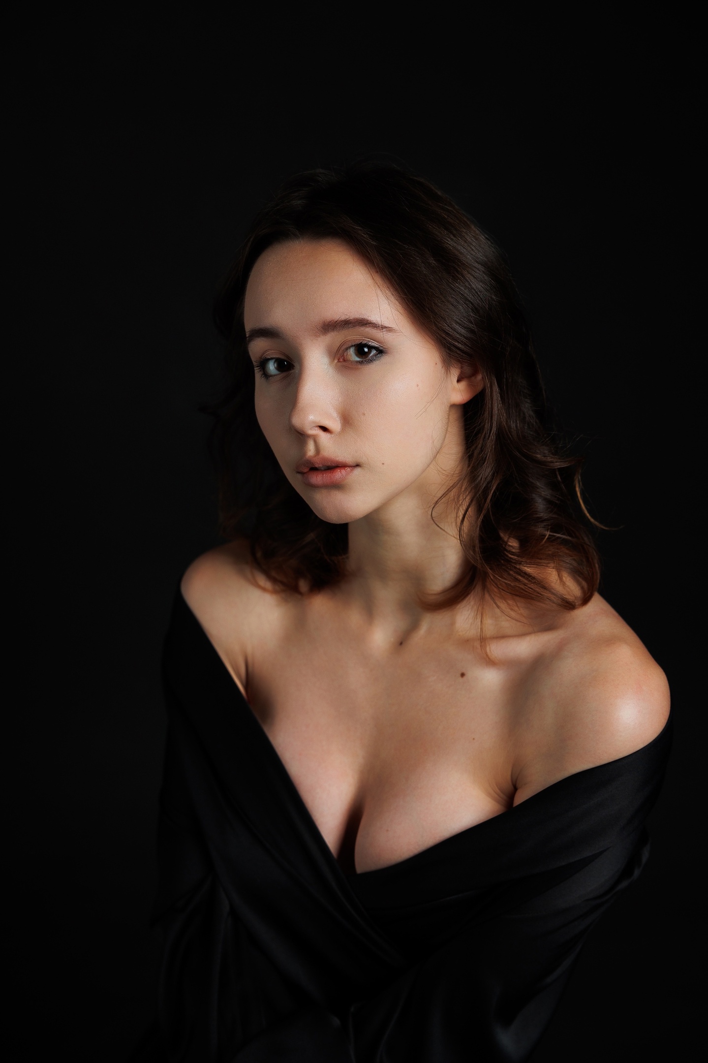 Women Brunette Black Clothing Looking At Viewer Bare Shoulders 1439x2160