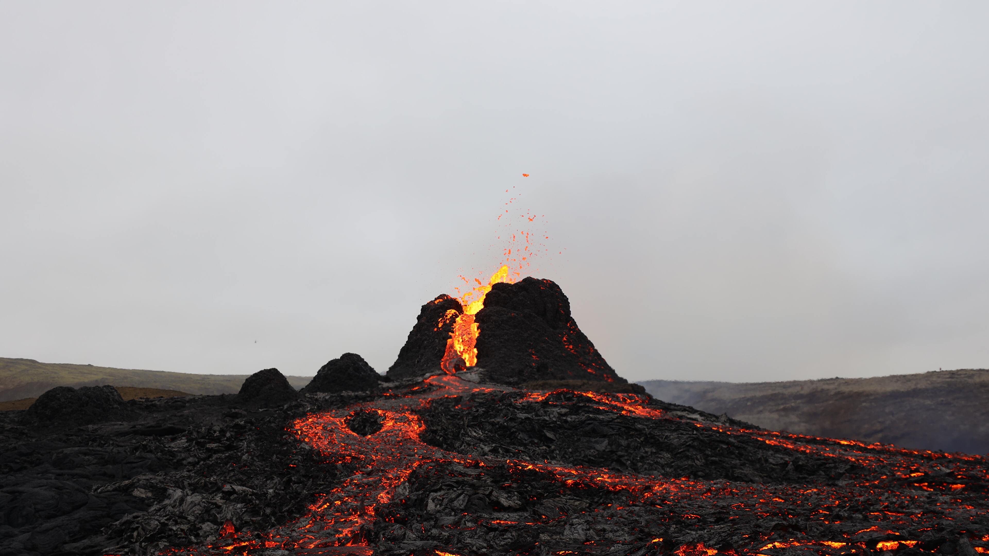 Nature Landscape Volcano Eruption Lava Eruptions Iceland Clear Sky 3840x2160