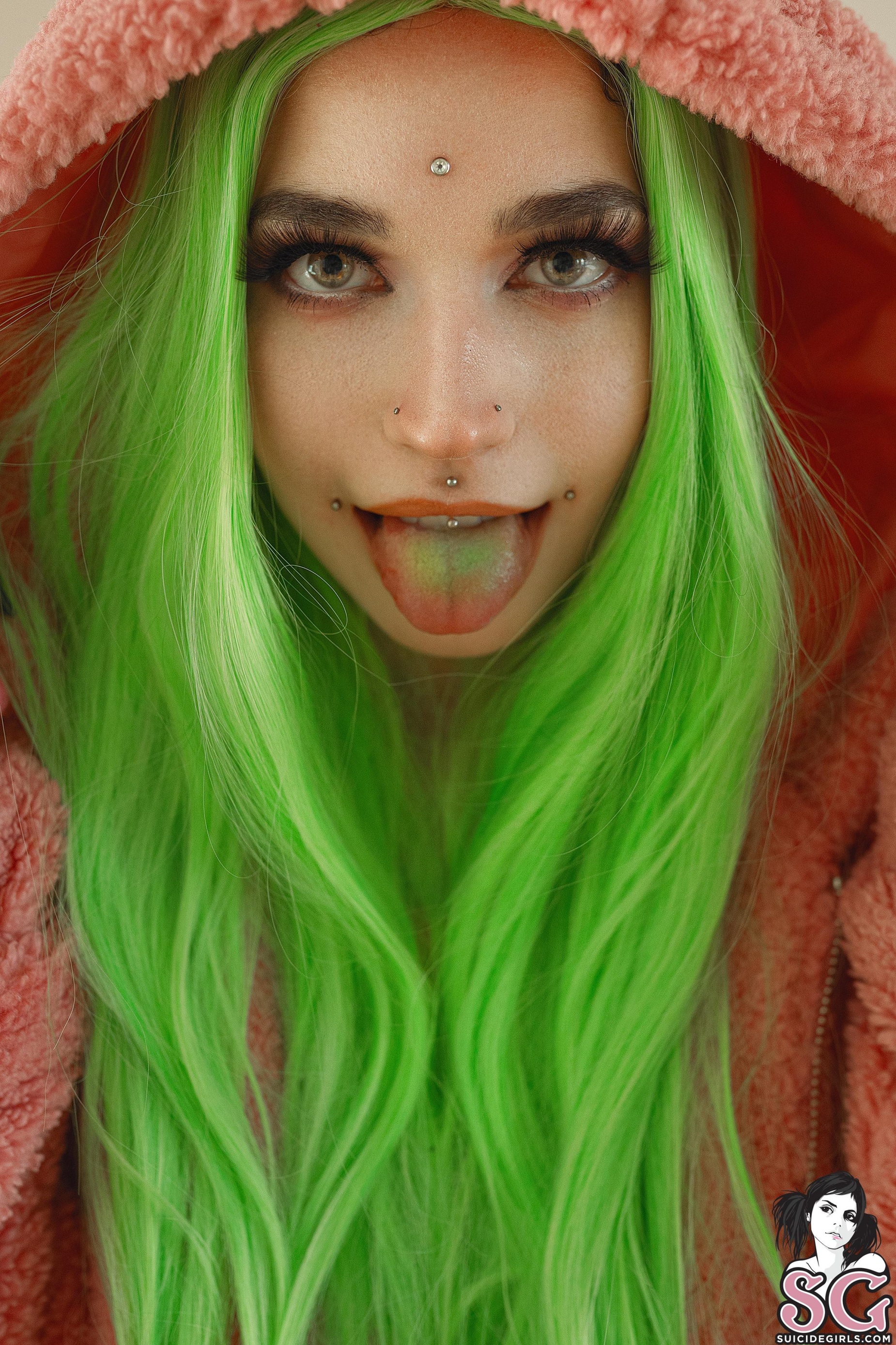 Women Model Dyed Hair Green Hair Looking At Viewer Green Eyes Piercing Portrait Display Face Closeup 1850x2775