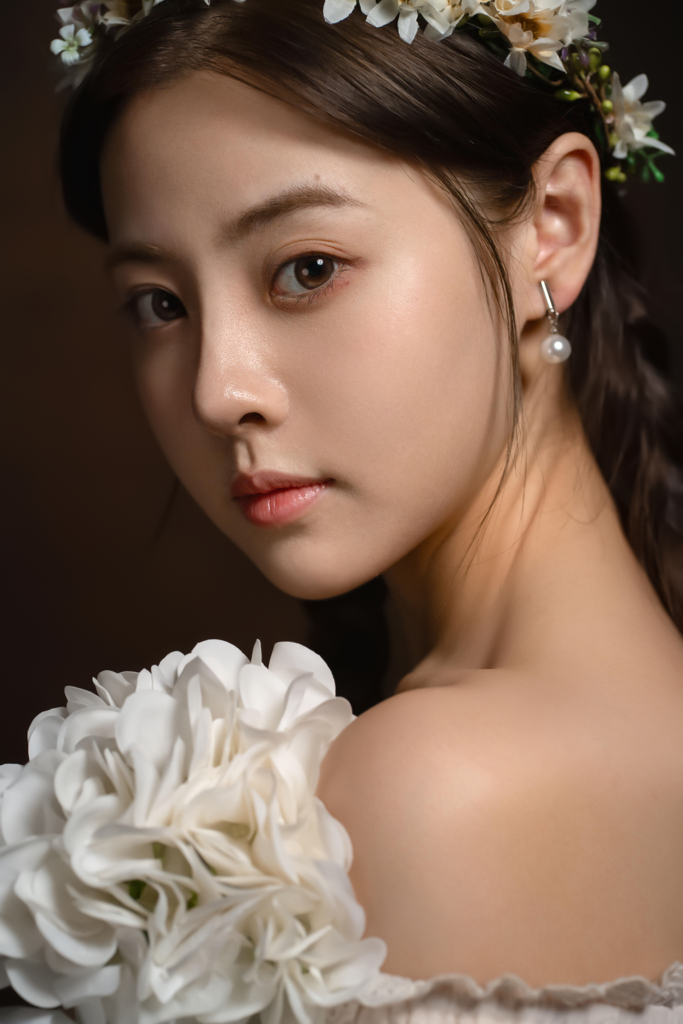 Lee Hu Women Portrait Flower Crown Asian Flowers Model Brunette Brown Eyes Bare Shoulders Studio 1366x2048