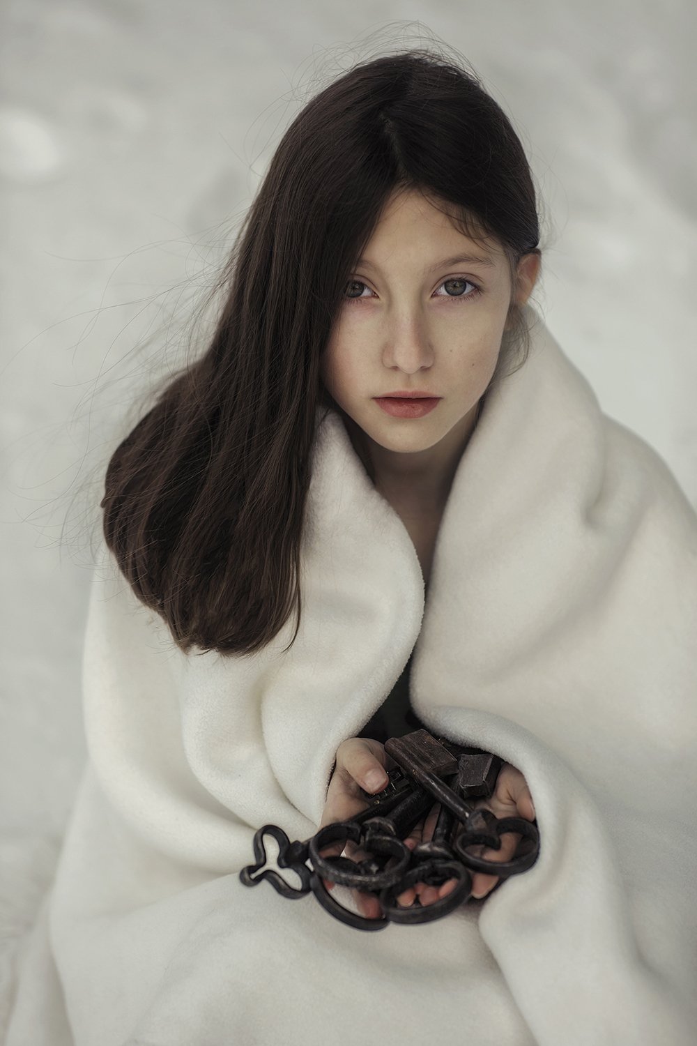 Desislava Kuleshova Women Snow Portrait Fur Keys 1000x1500