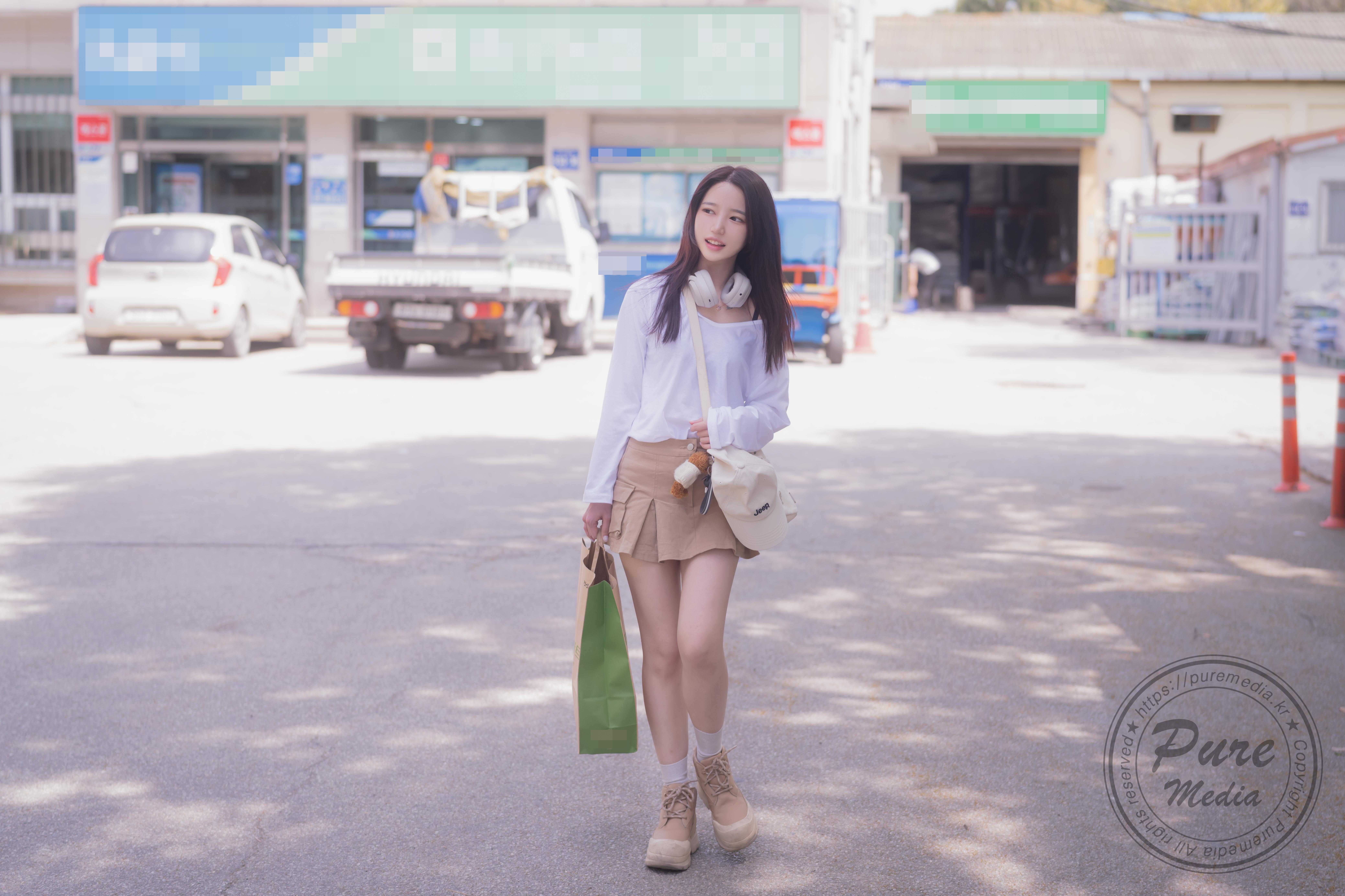 Asian Korean Women Long Hair Black Hair Bag White Blouse Baseball Cap Model 8309x5539