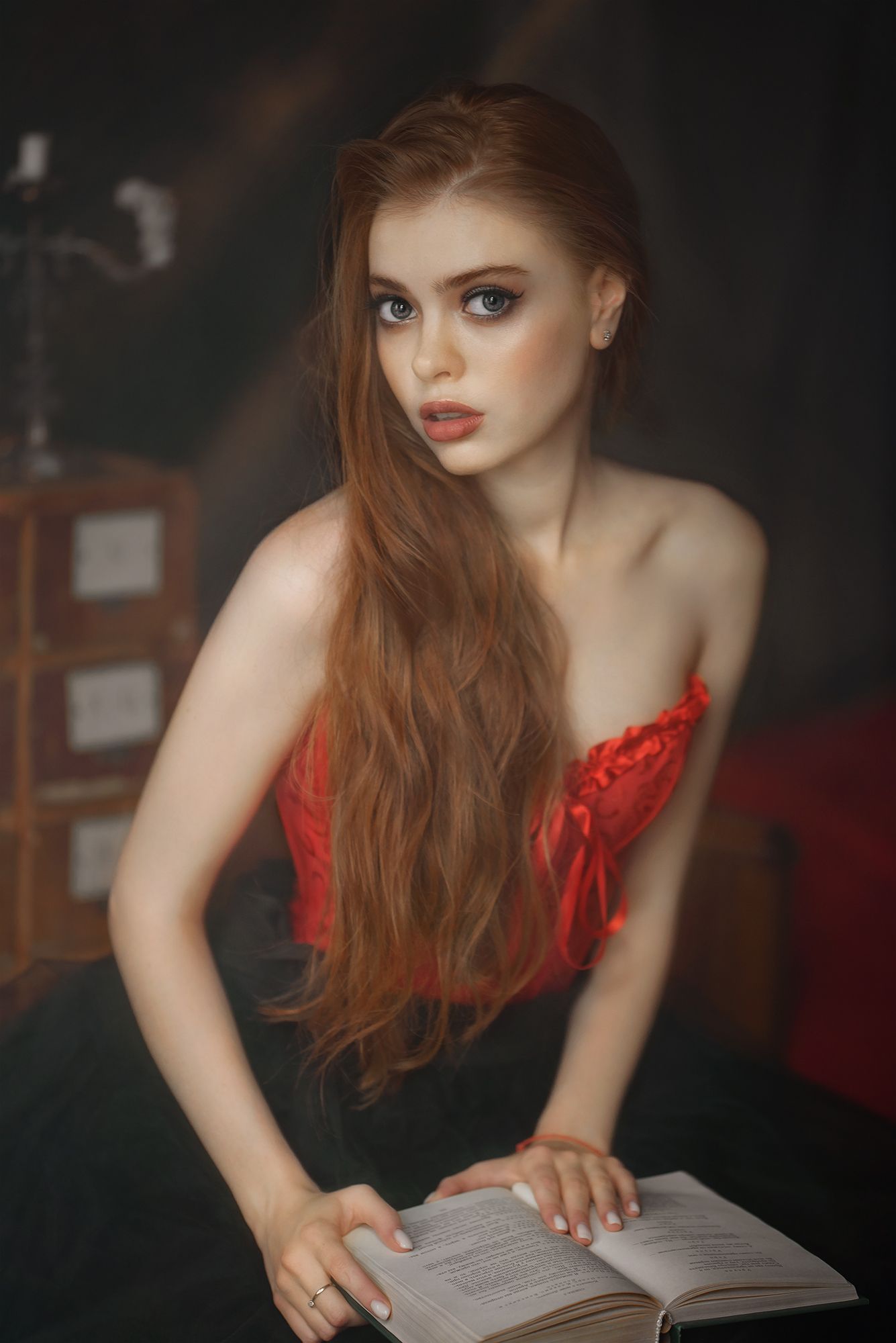 Viktor Uglov Women Redhead Skirt Books 1335x2000