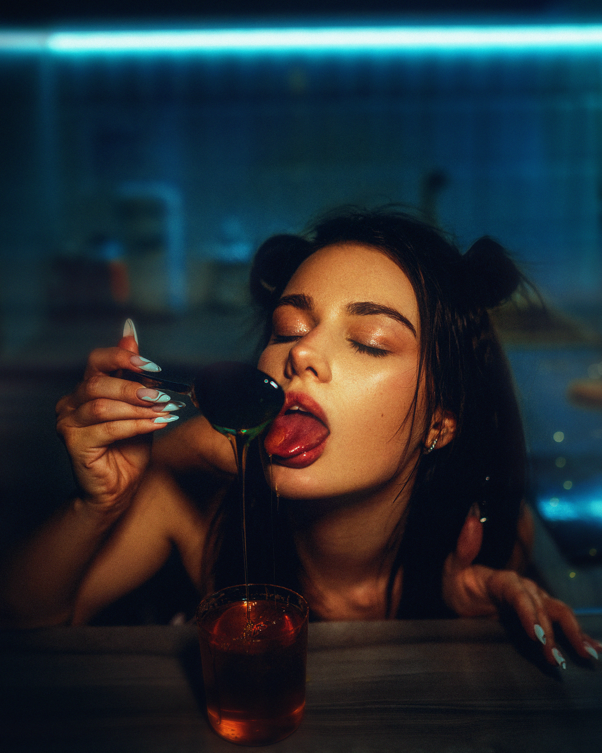 Alex Wolf Women Honey Eating Kitchen Painted Nails Tongue Out Fake Nails 2048x2560