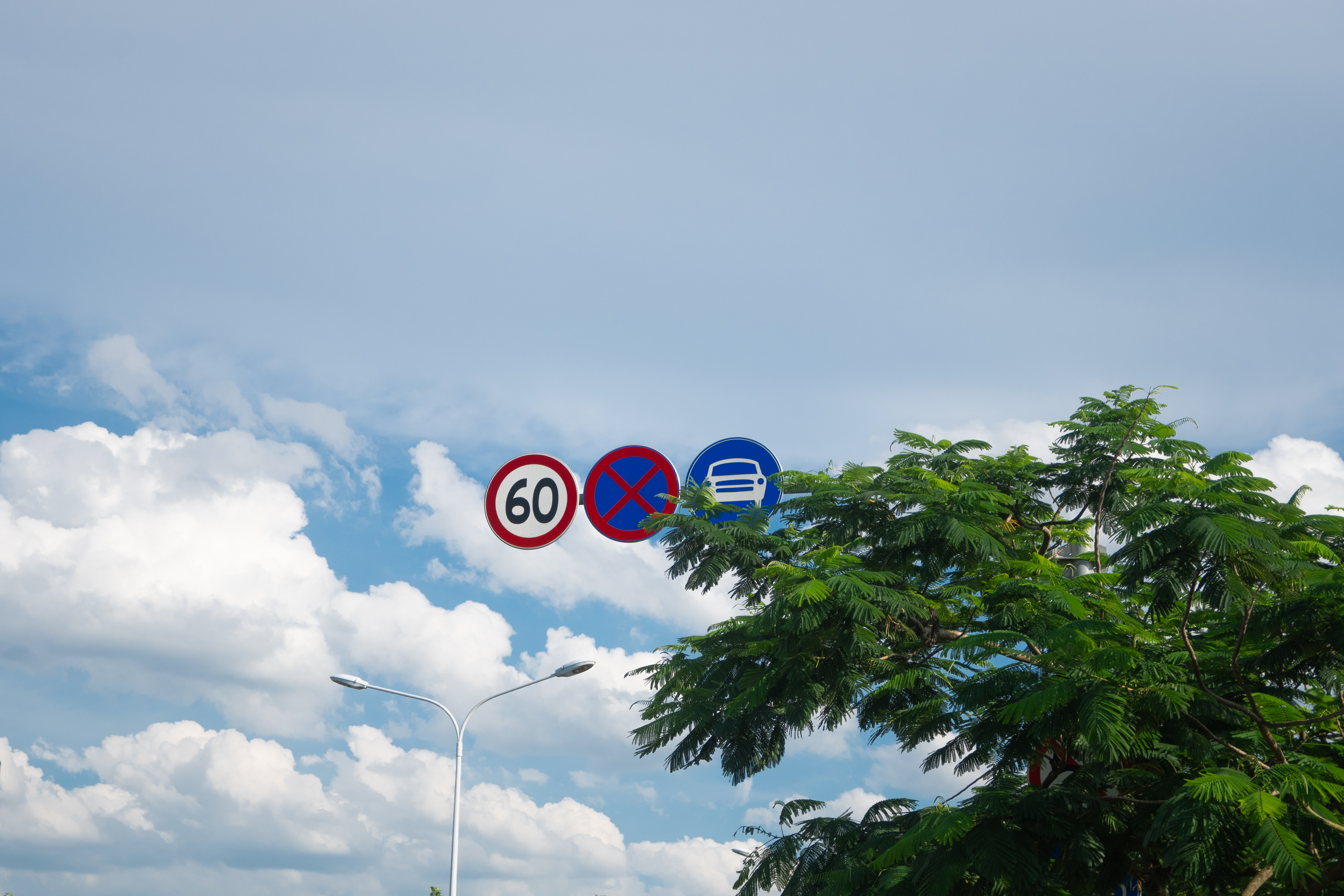 Road Sign Sky Poles Street Light 5568x3712