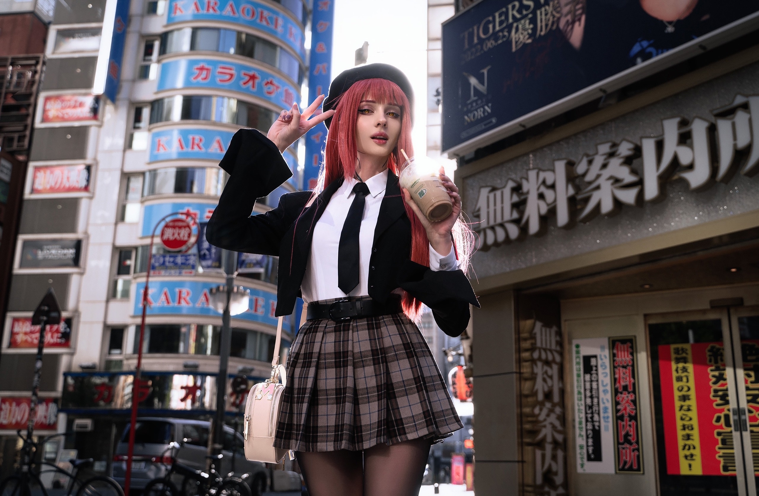 Cosplay Model Anime Girls Makima Chainsaw Man Redhead Anime Street Public Coffee City Tie Plaid Skir 2560x1673