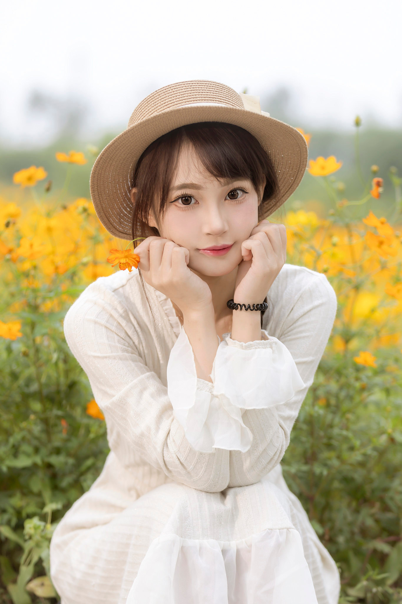 A Rong Women Asian Hat Field Flowers 1365x2048