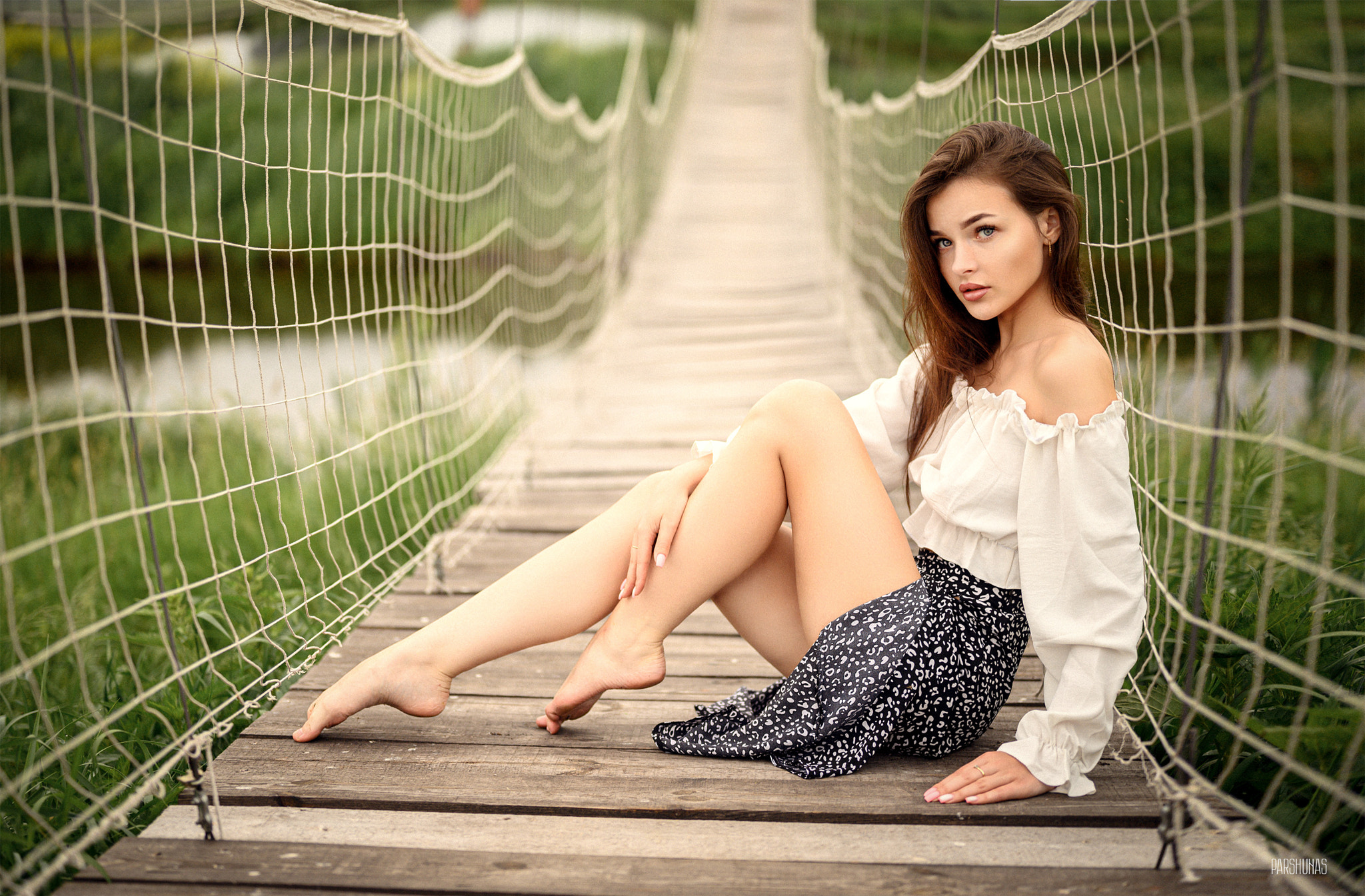 Anton Parshunas Women Brunette Bridge Barefoot Skirt 2048x1345
