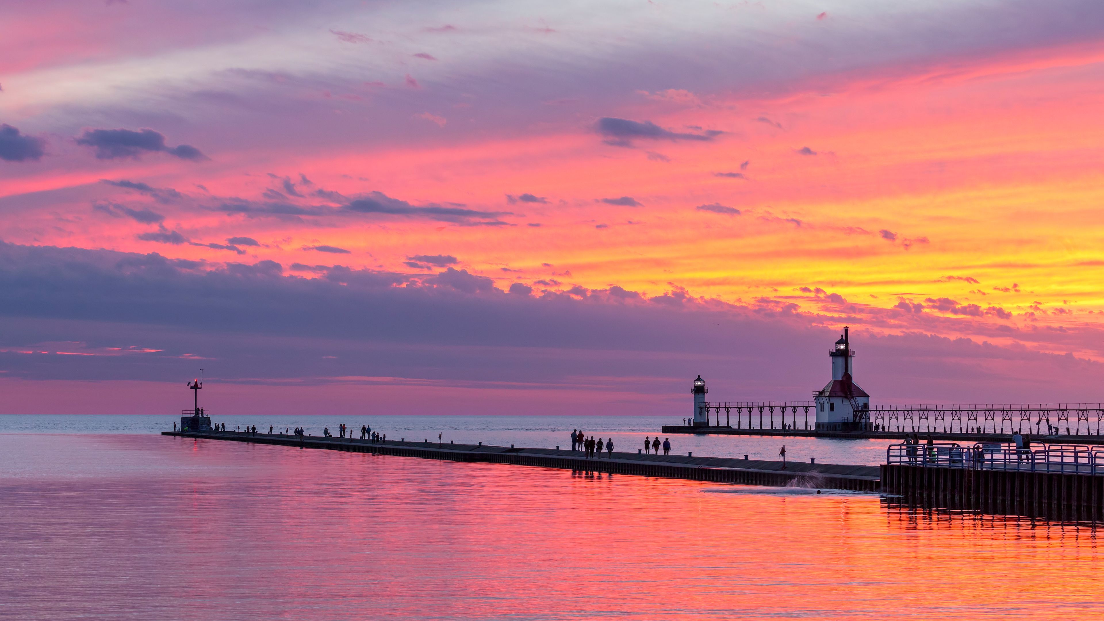 Landscape Sunset Outdoors Pier Lighthouse Horizon People Reflection Clouds Lake River Lake Michigan  3840x2160