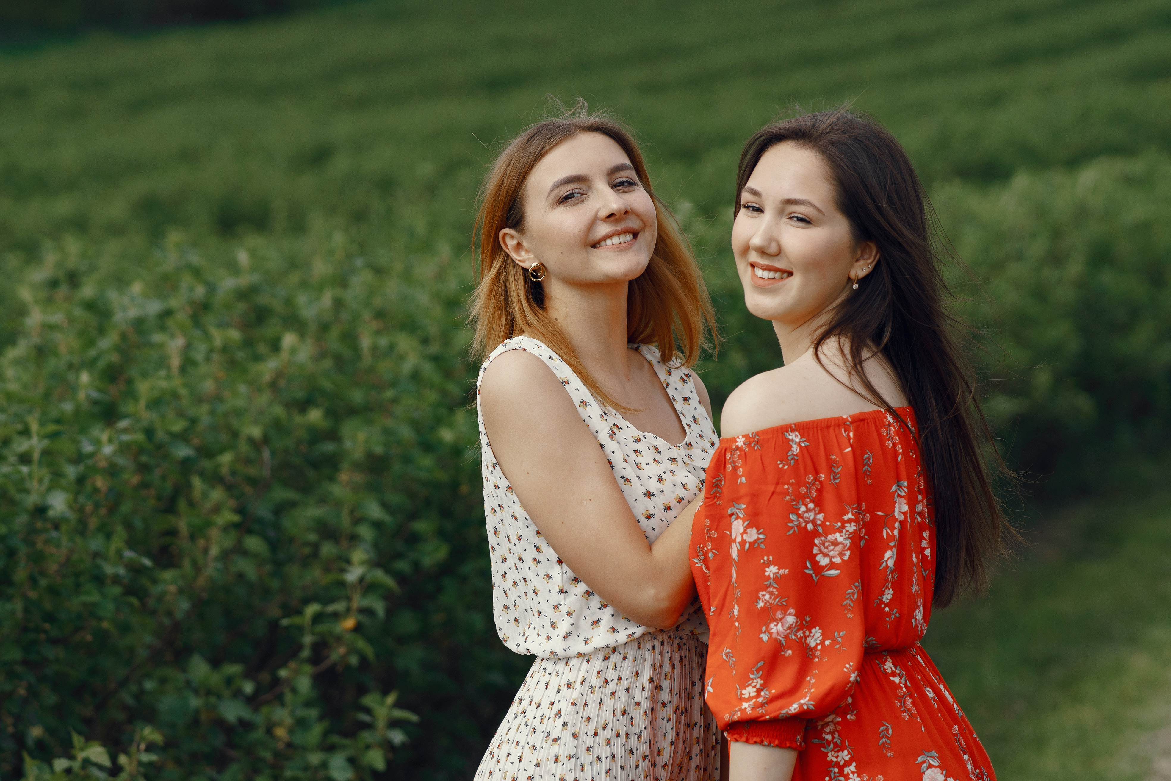 Oleg Baliuk Women Smiling Outdoors Orange Clothing White Clothing Two Women Brunette Bare Shoulders  3936x2624