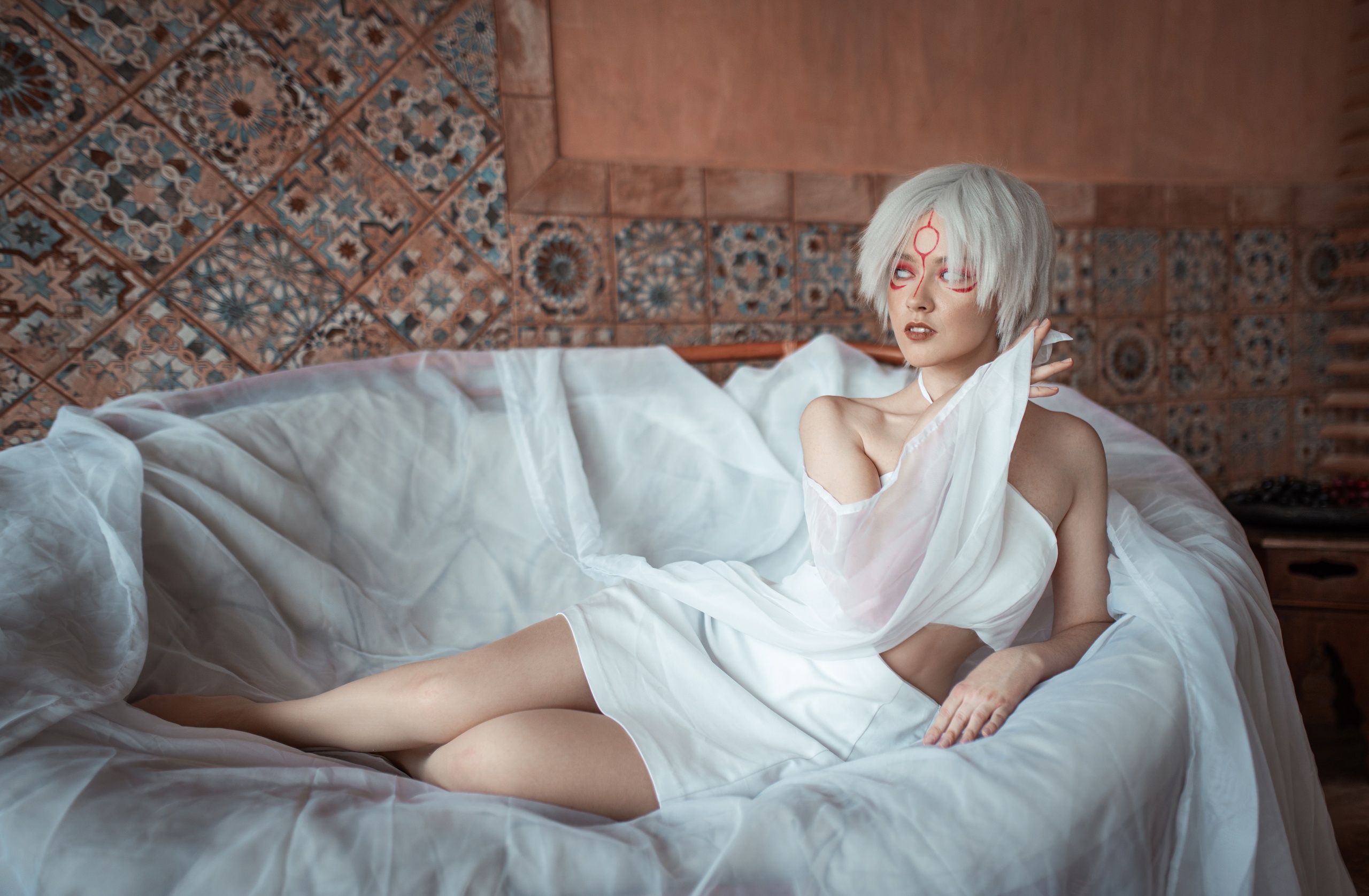 Vadim Tes Women White Clothing White Eyes White Hair Face Paint 2560x1676