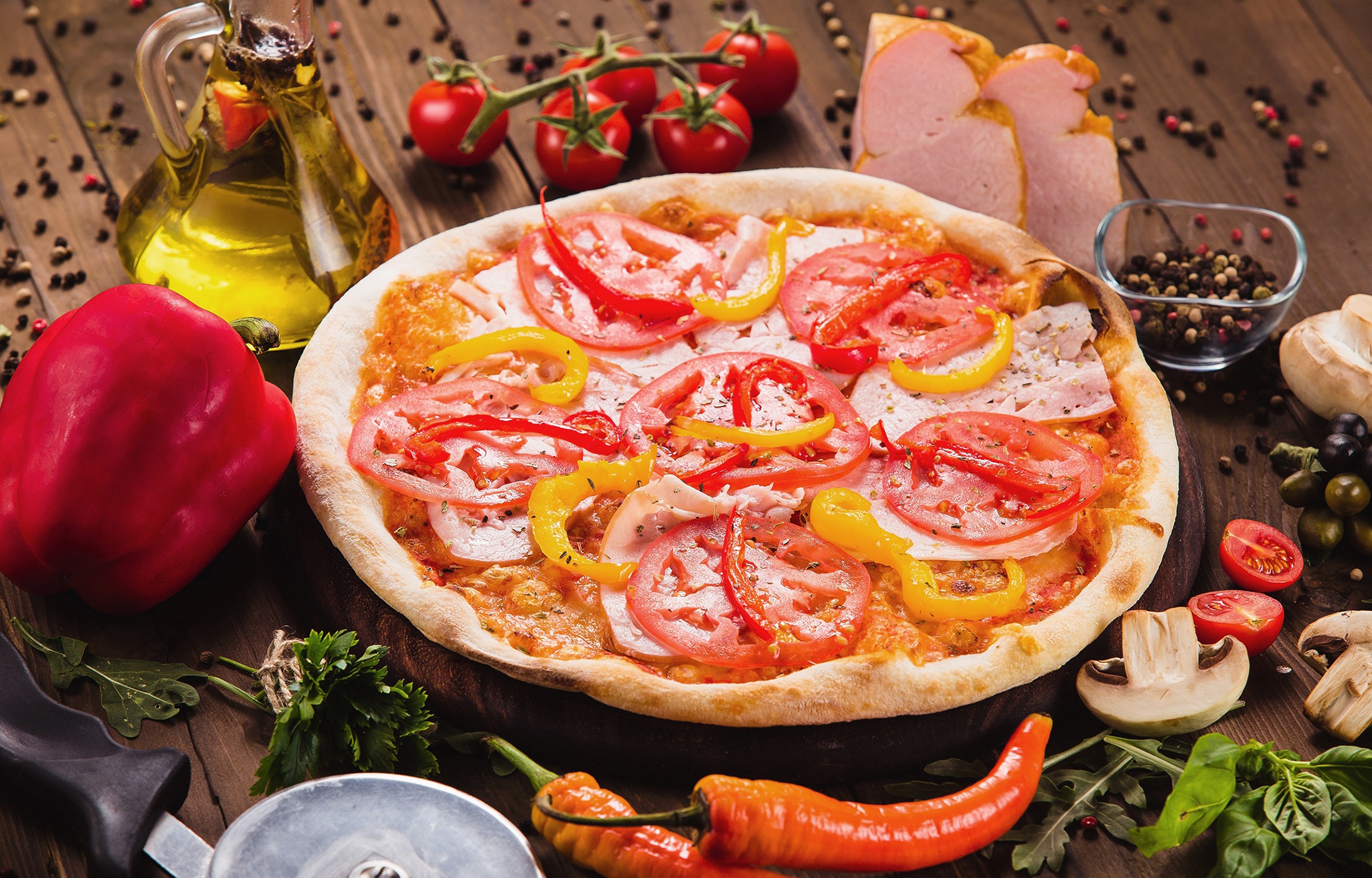 Food Pizza Vegetables Tomatoes Bell Peppers Olive Oil Mushroom Basil Chilli Peppers Olives Black Pep 2200x1408
