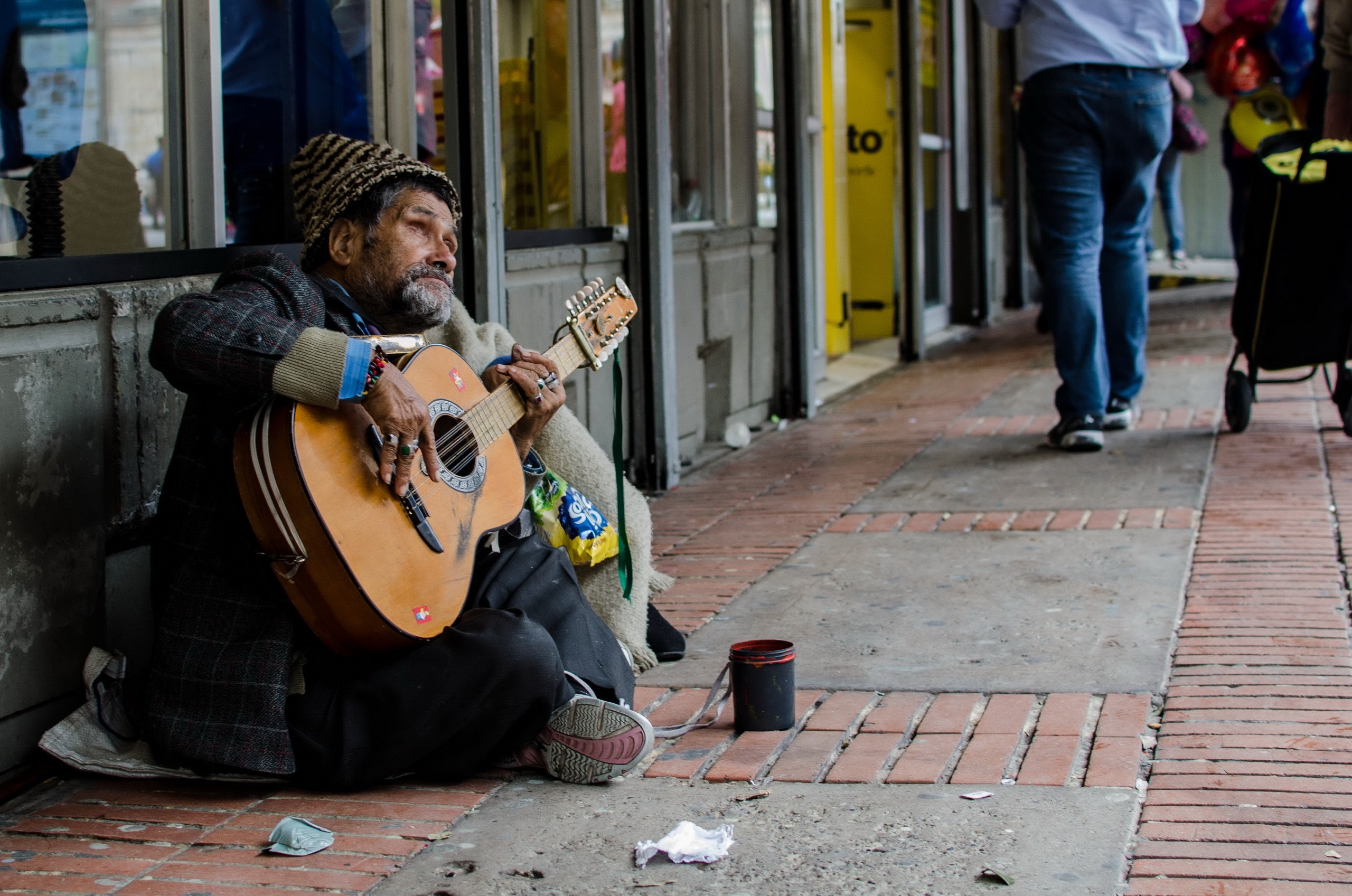Street Music Old People Guitar Musician Sad Homeless 2560x1697