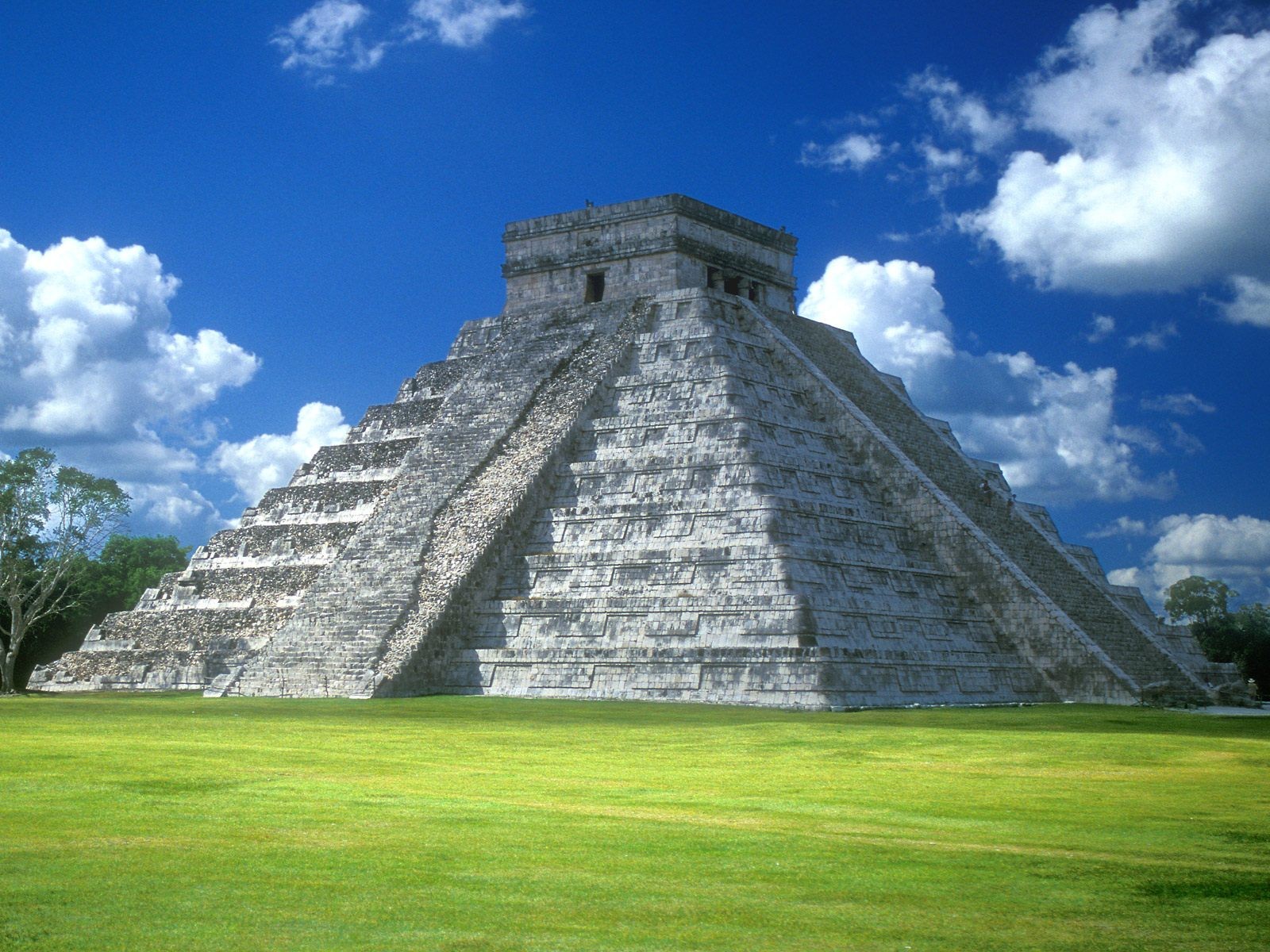 Chichen Itza Ancient Pyramid Mexico Maya Civilization 1600x1200