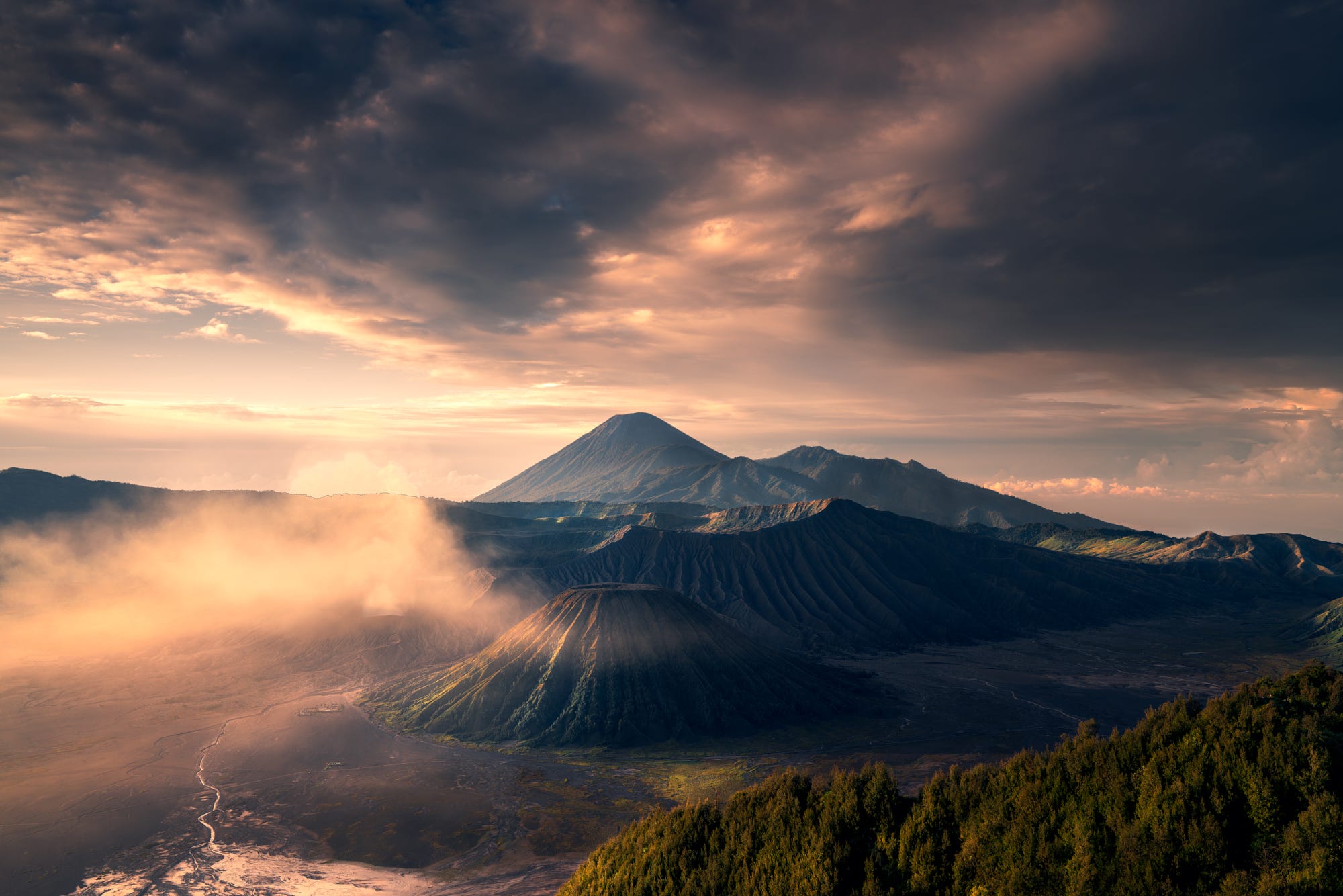 Nature Landscape Indonesia Volcano Mountains Hills Mist Sunrise Sky Mount Bromo 2000x1334
