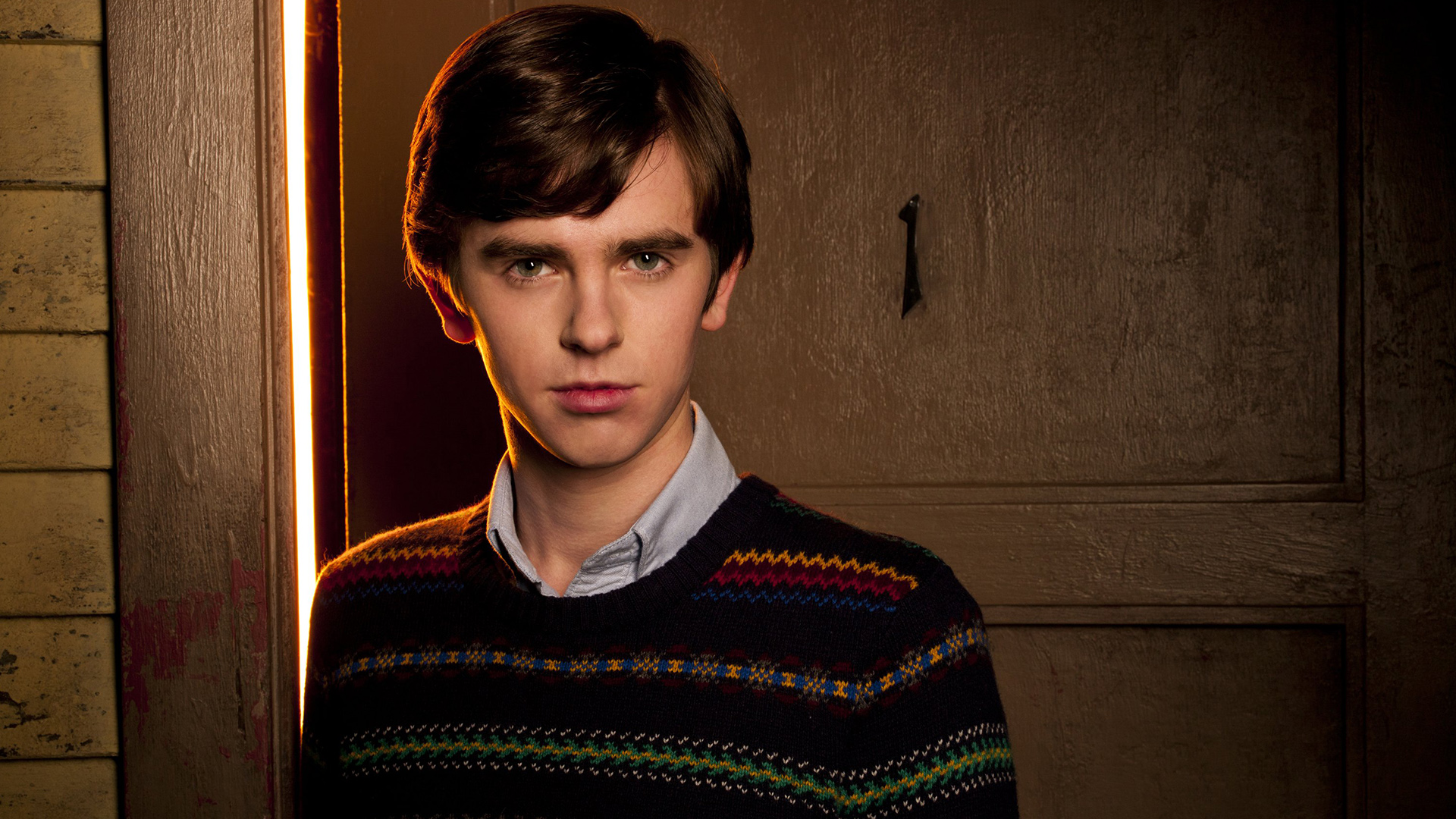 Bates Motel Freddie Highmore 1920x1080