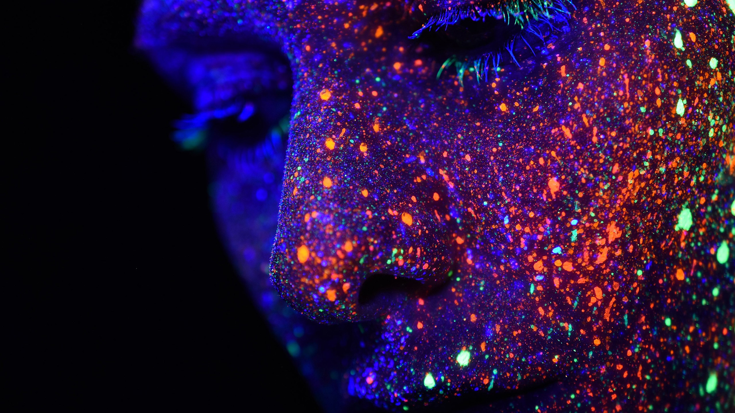 Neon Glowing Body Paint Paint Splatter Splatter Face Photography Nose Eyes Eyelashes 2560x1440