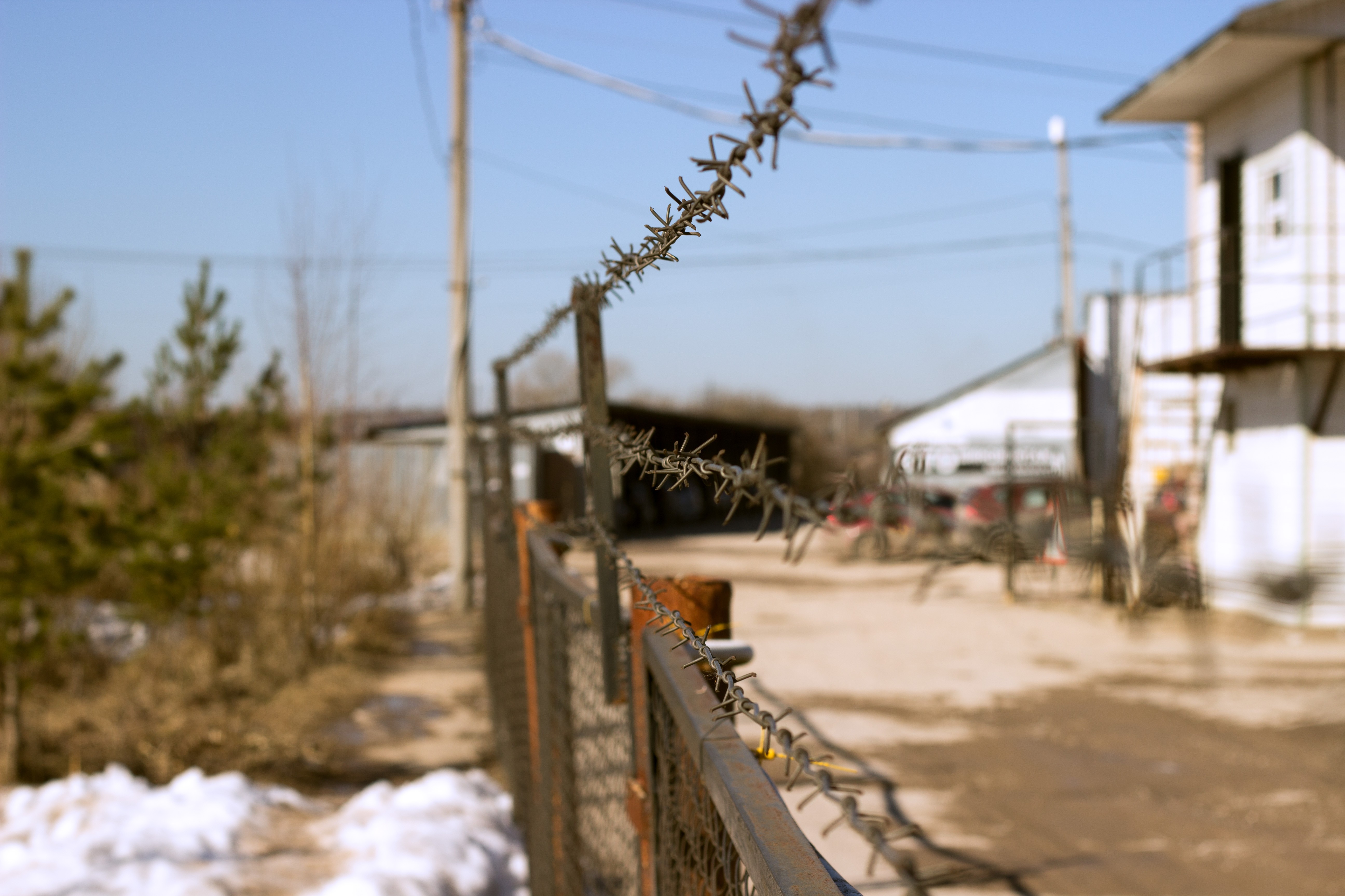 Russia Urban Barbed Wire Fence 5184x3456