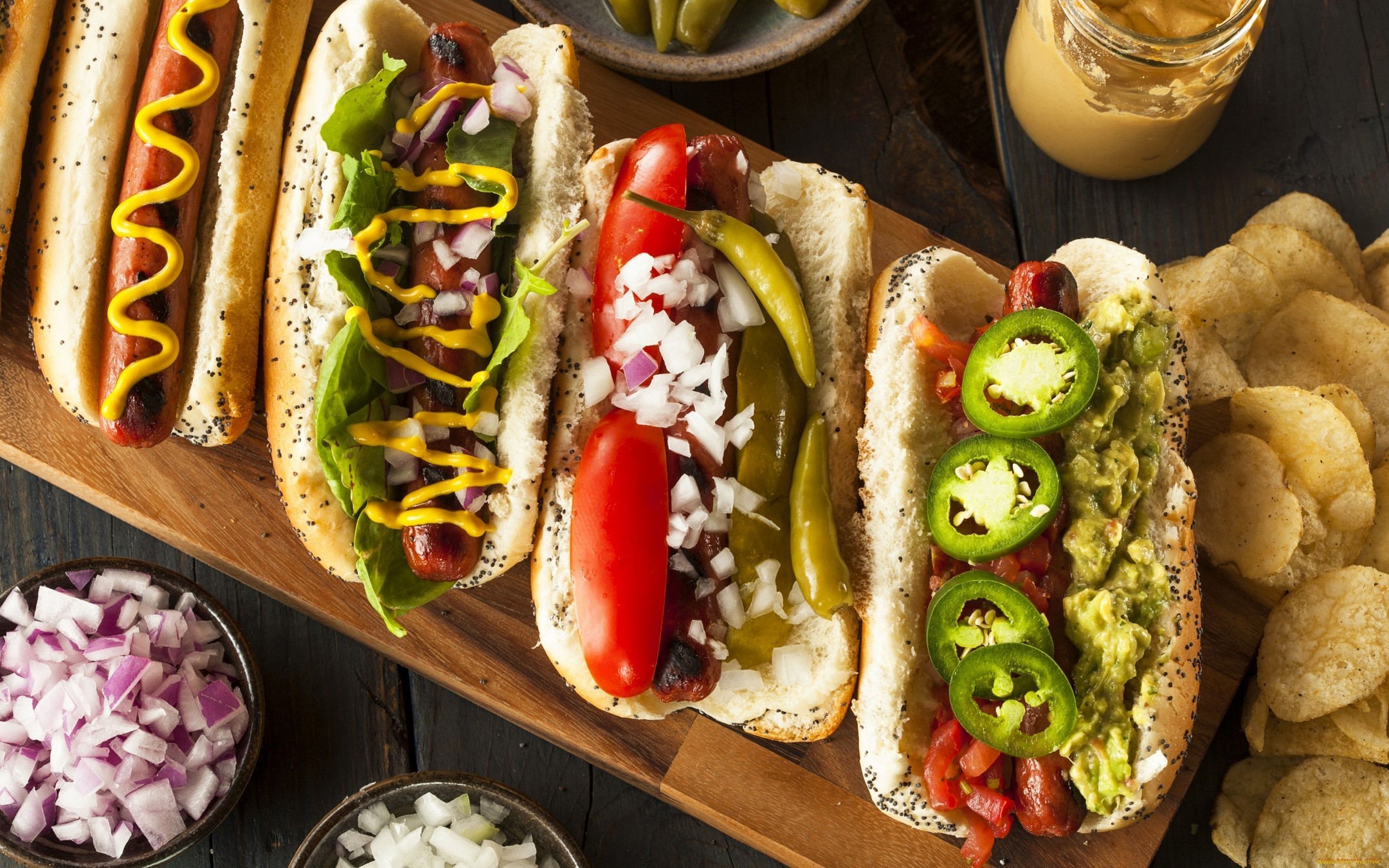 Food Hot Dogs Chilli Peppers Onions Peppers Jalapenos Mustard Chips 2160x1350