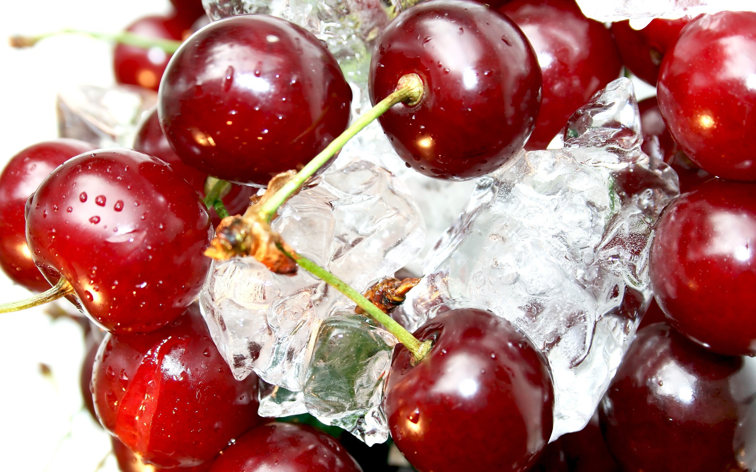 Red Ice Fruit Water Drops Cherries Food 2560x1600